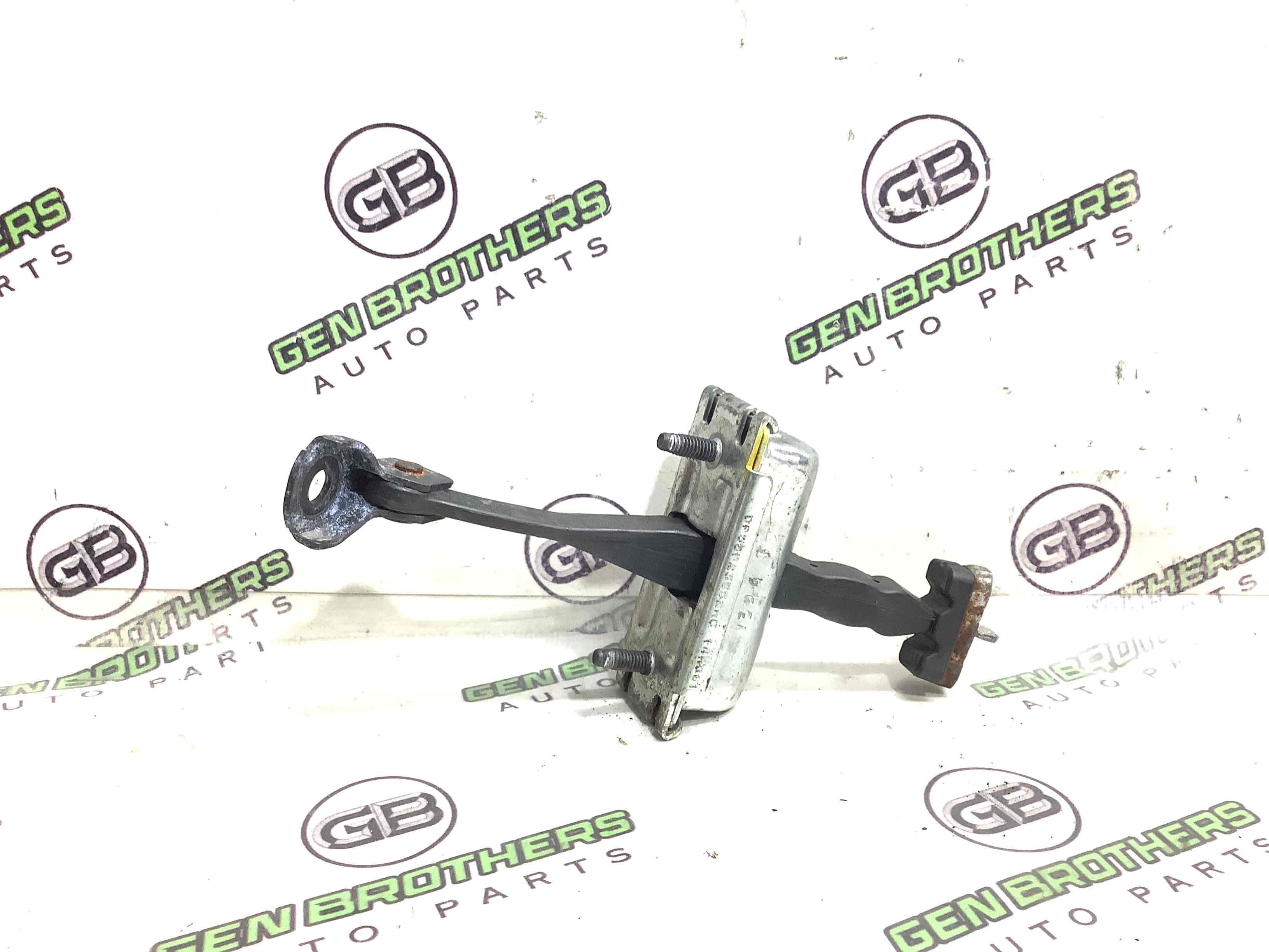 Обмежувач відчинення дверей