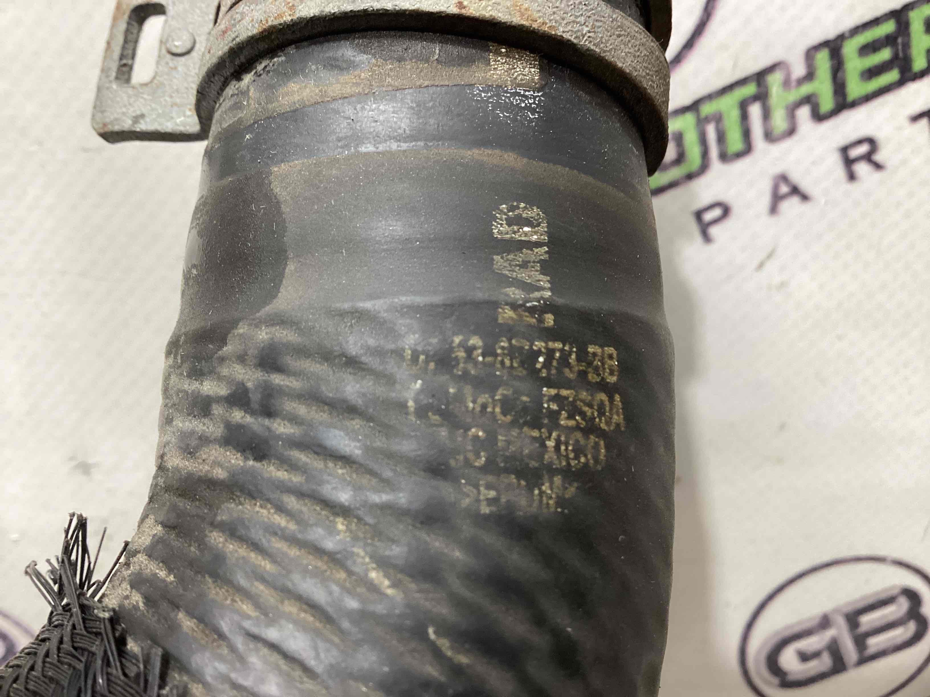 Патрубок трубопровід, шланг