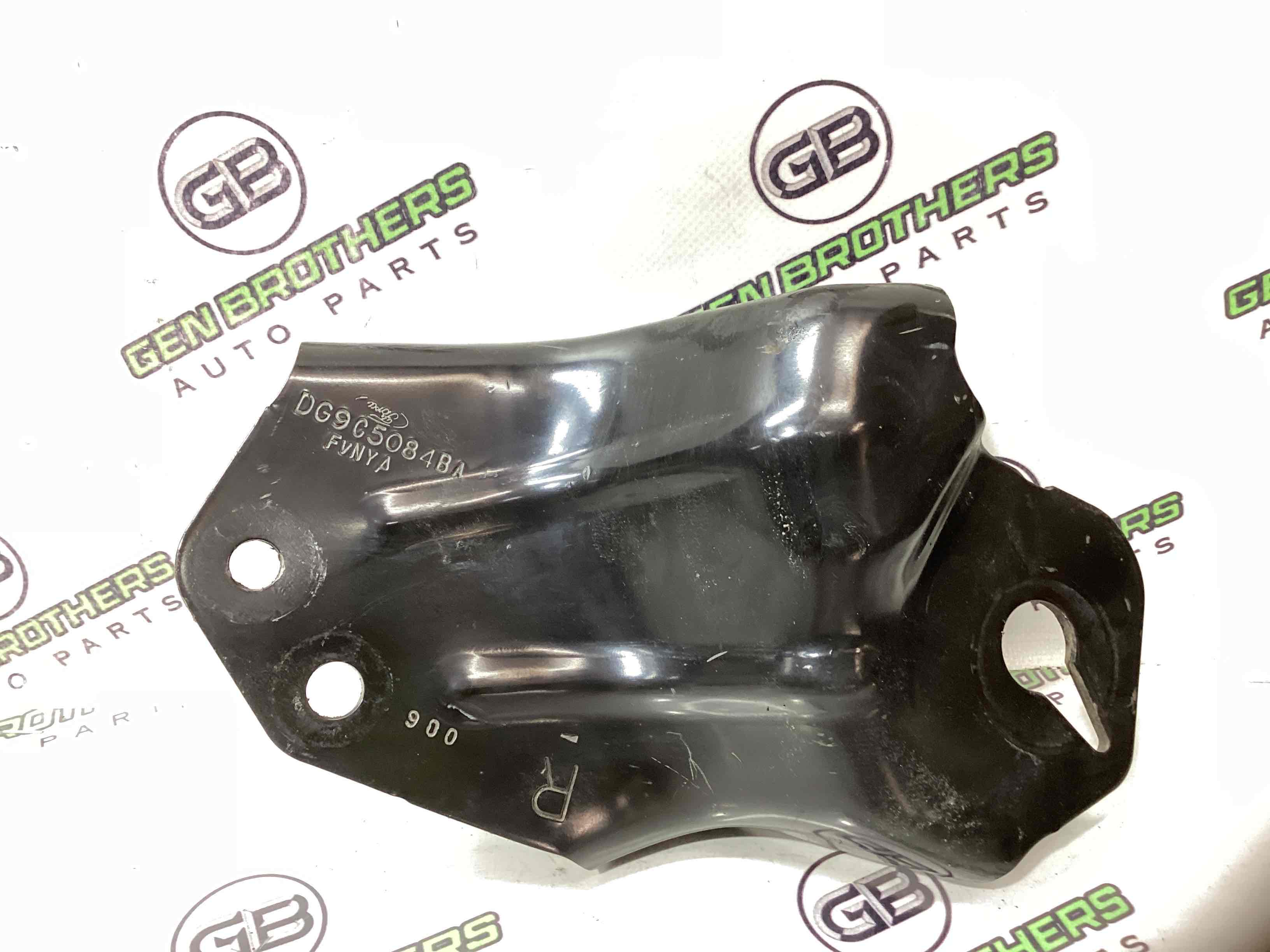 Кронштейн заднього підрамника