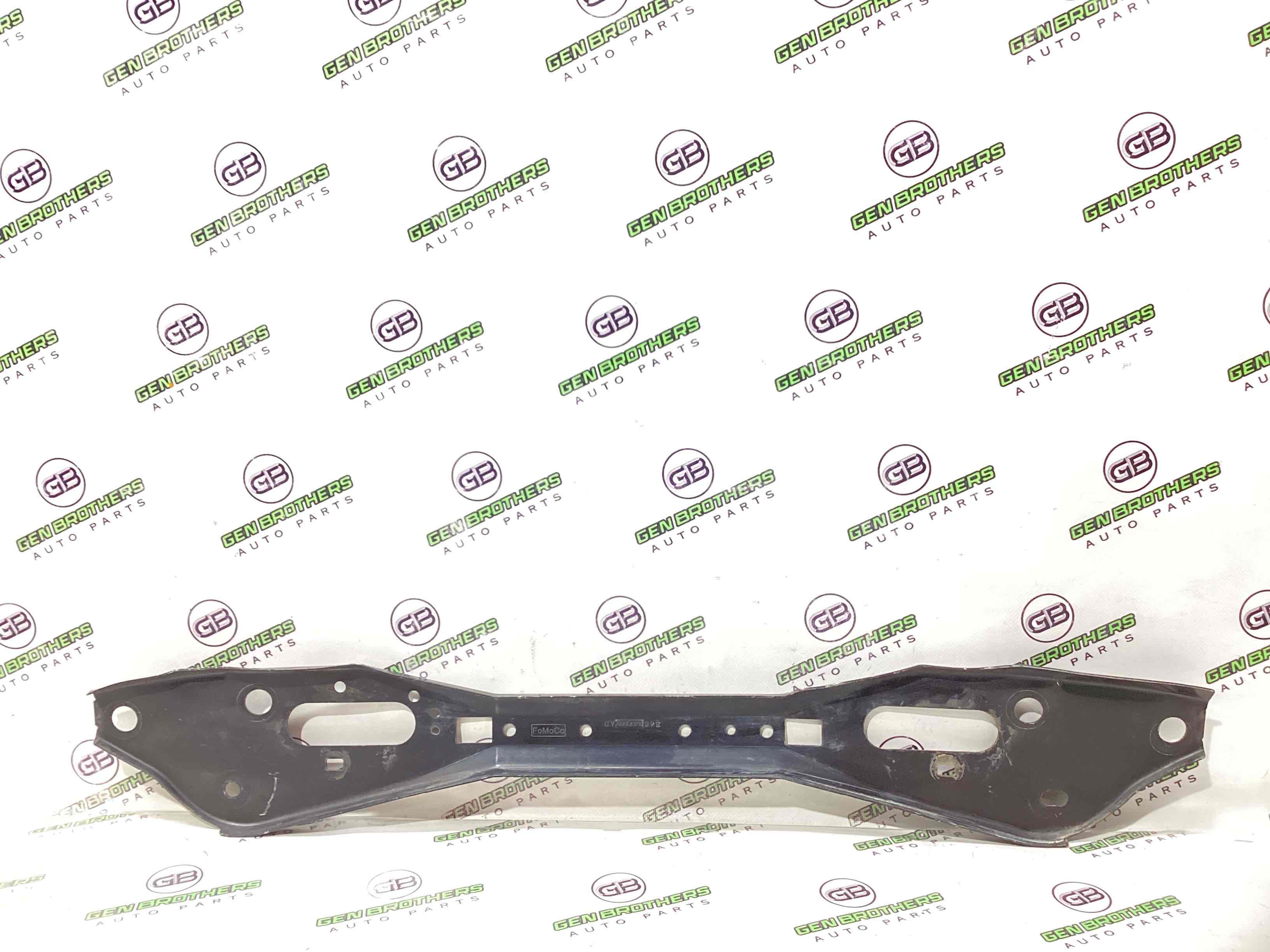 Кронштейн переднього підрамника