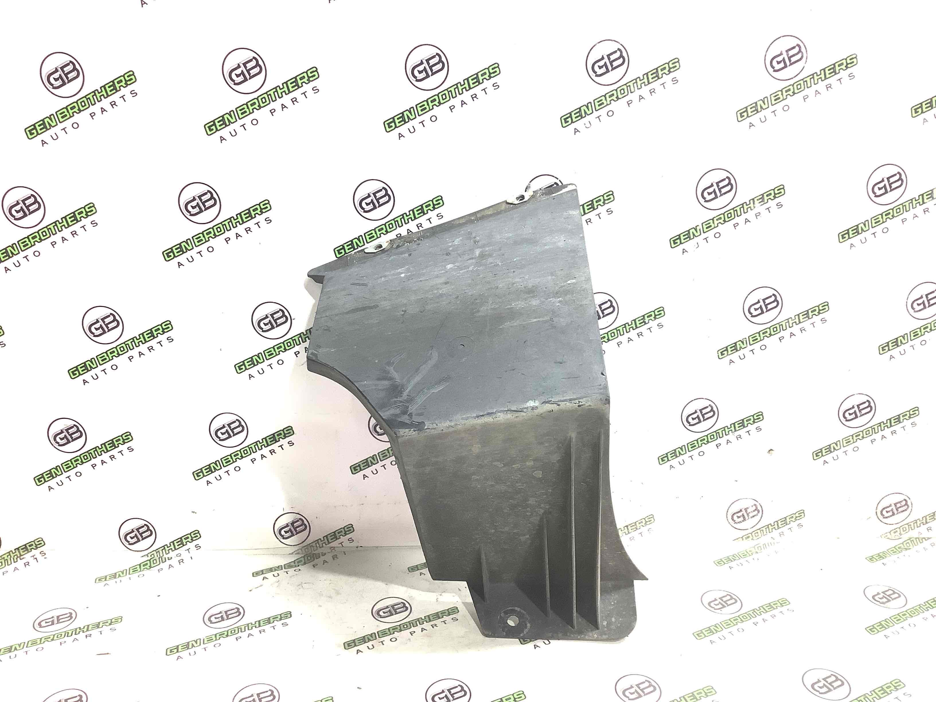 Захист заднього бампера