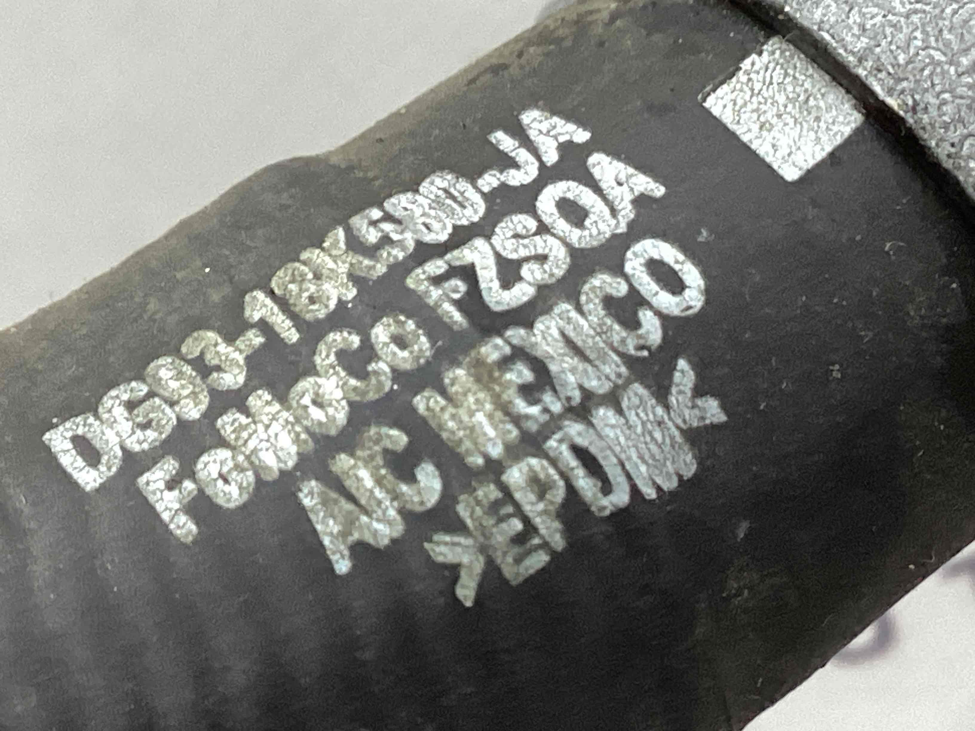 Патрубок трубопровід, шланг