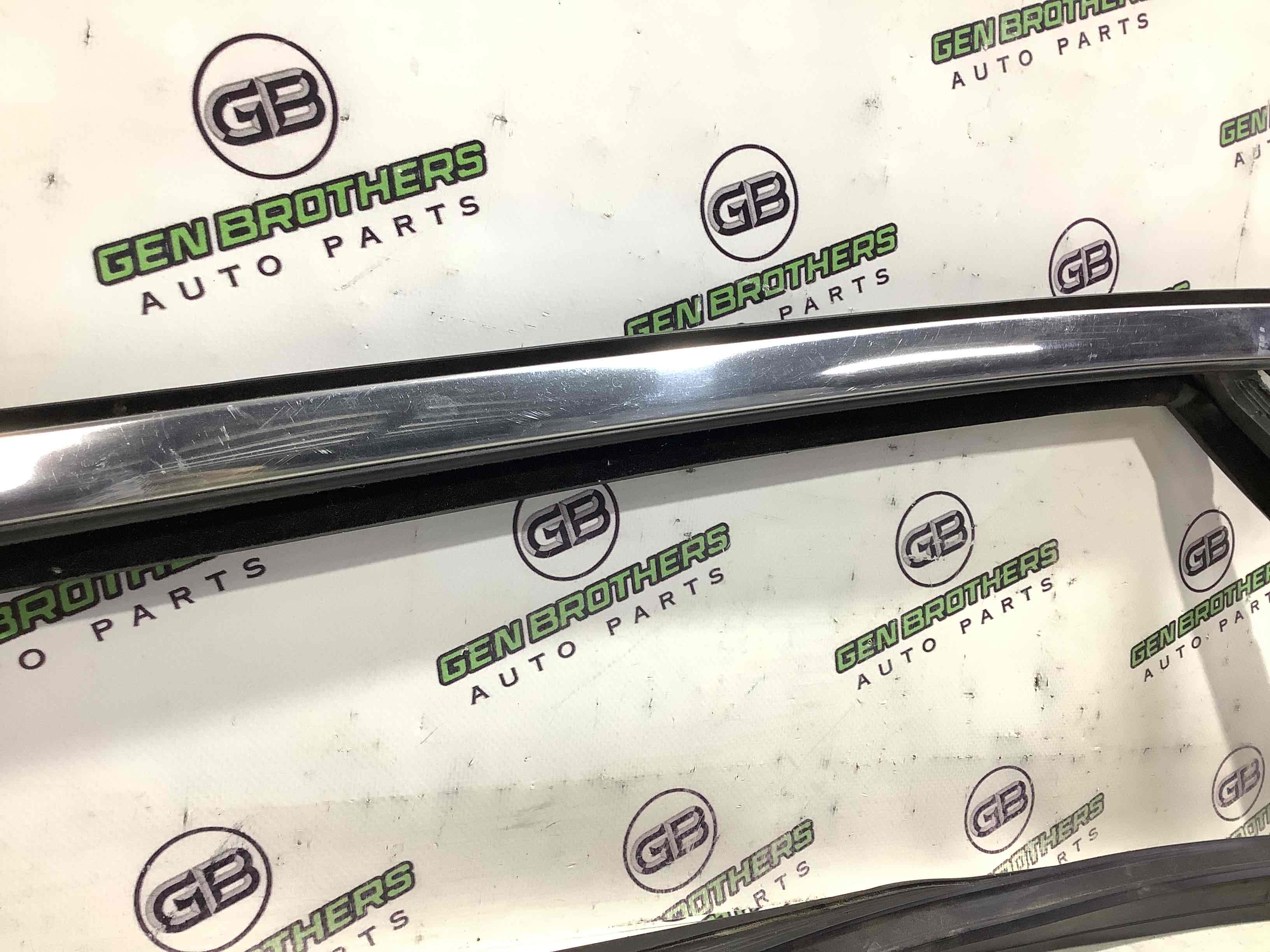 Ущільнювач скла, двері