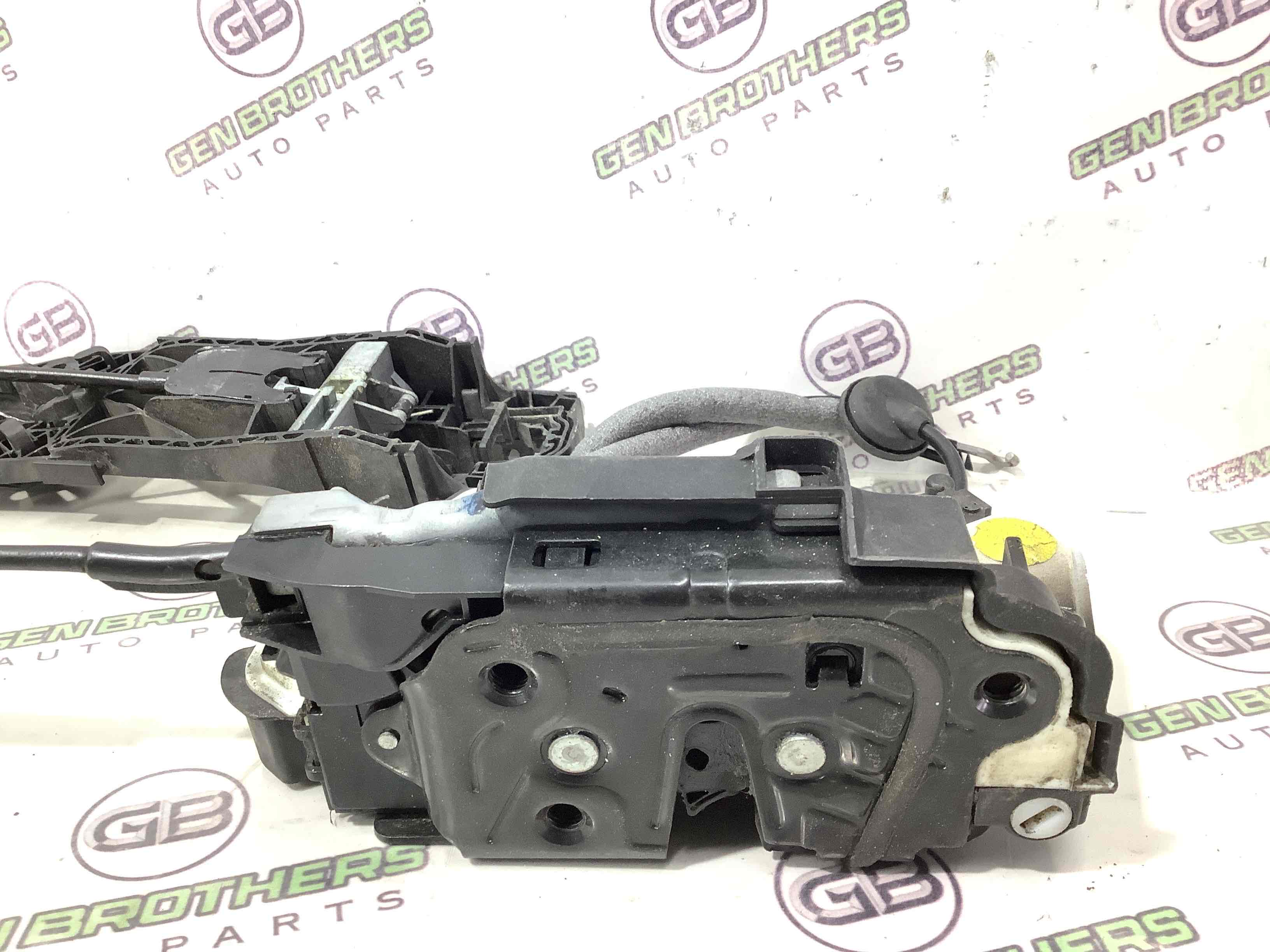 Замок дверей задньої лівої