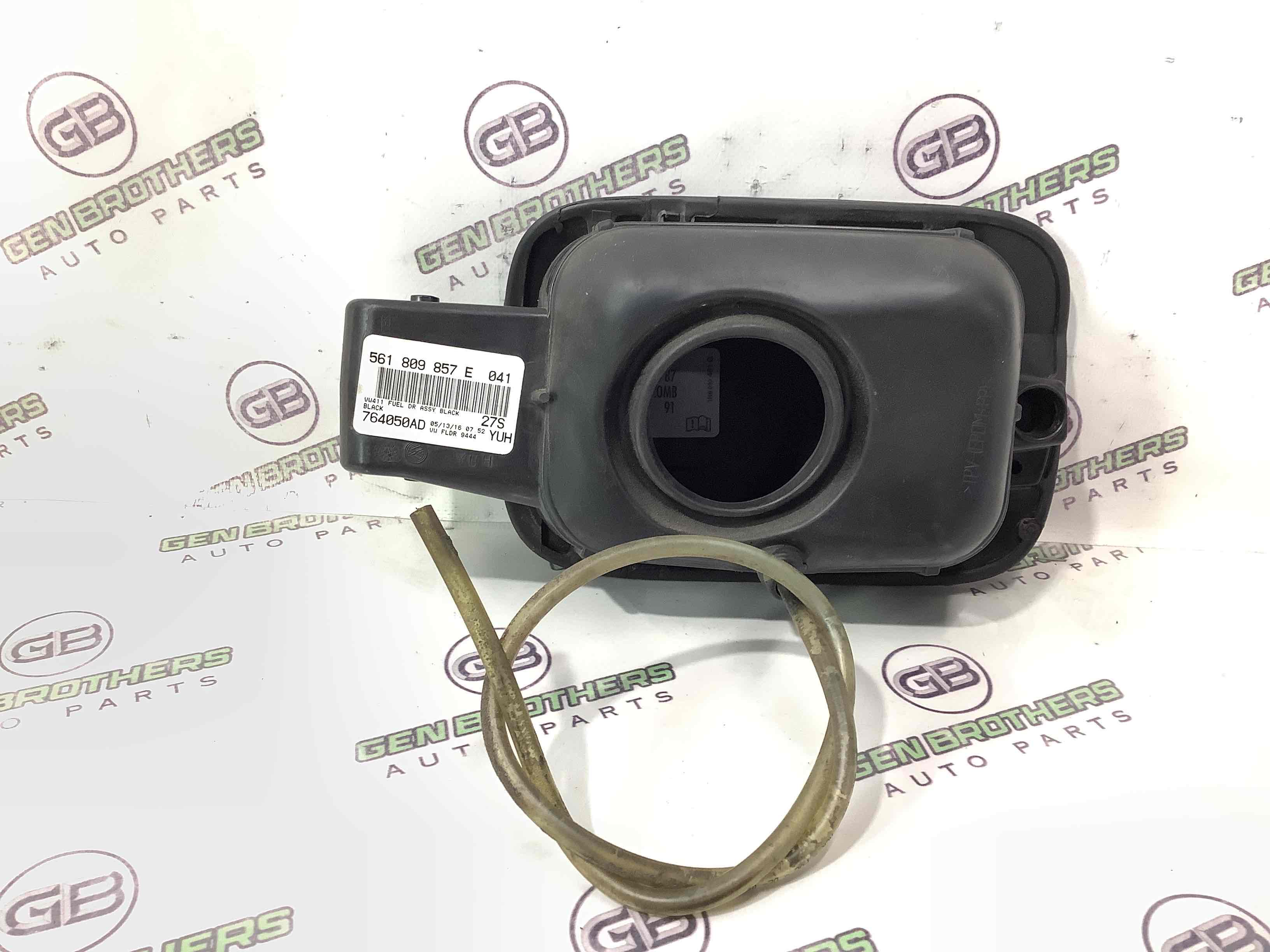 Лючок бензобака