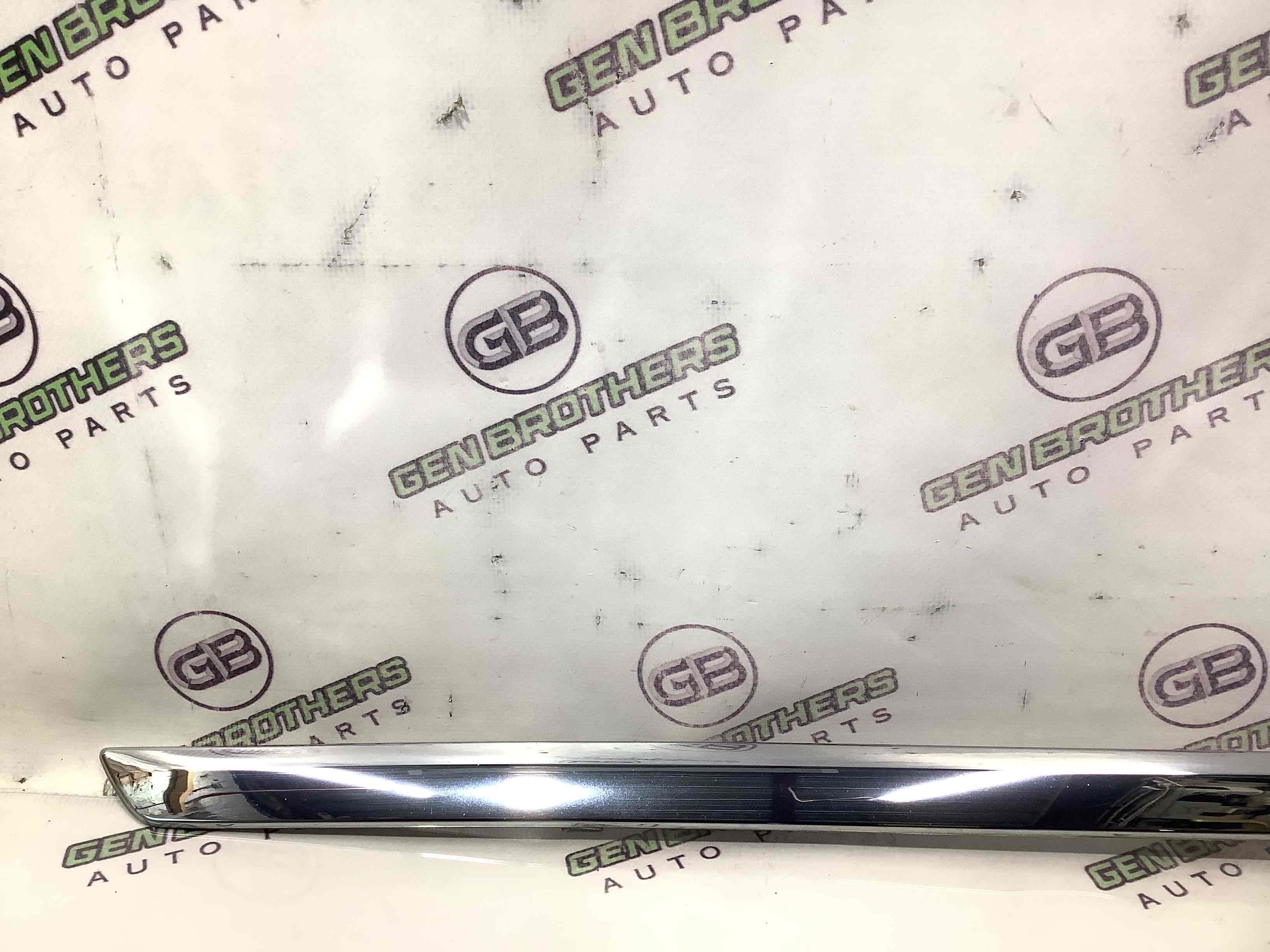 Молдинг двері задньої правої