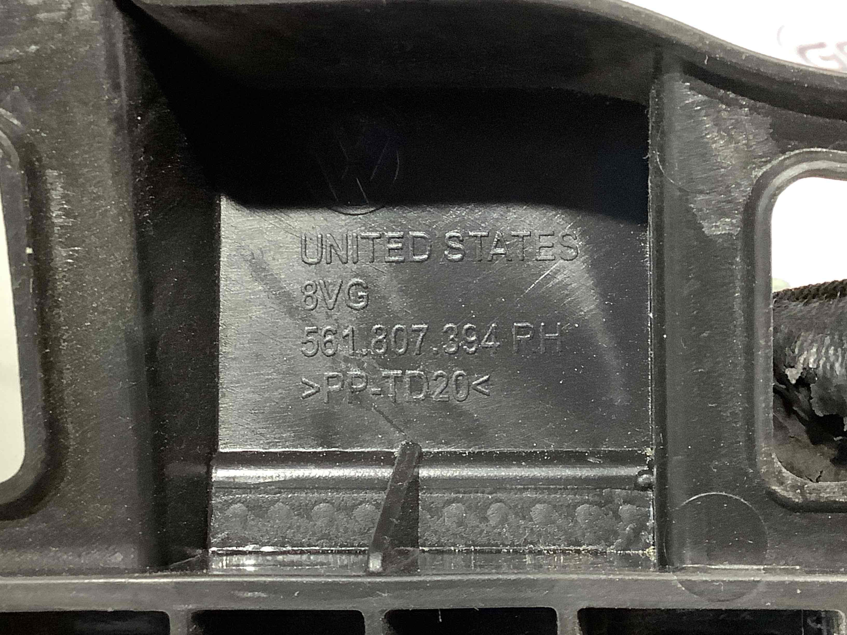 Кріплення заднього бампера праве