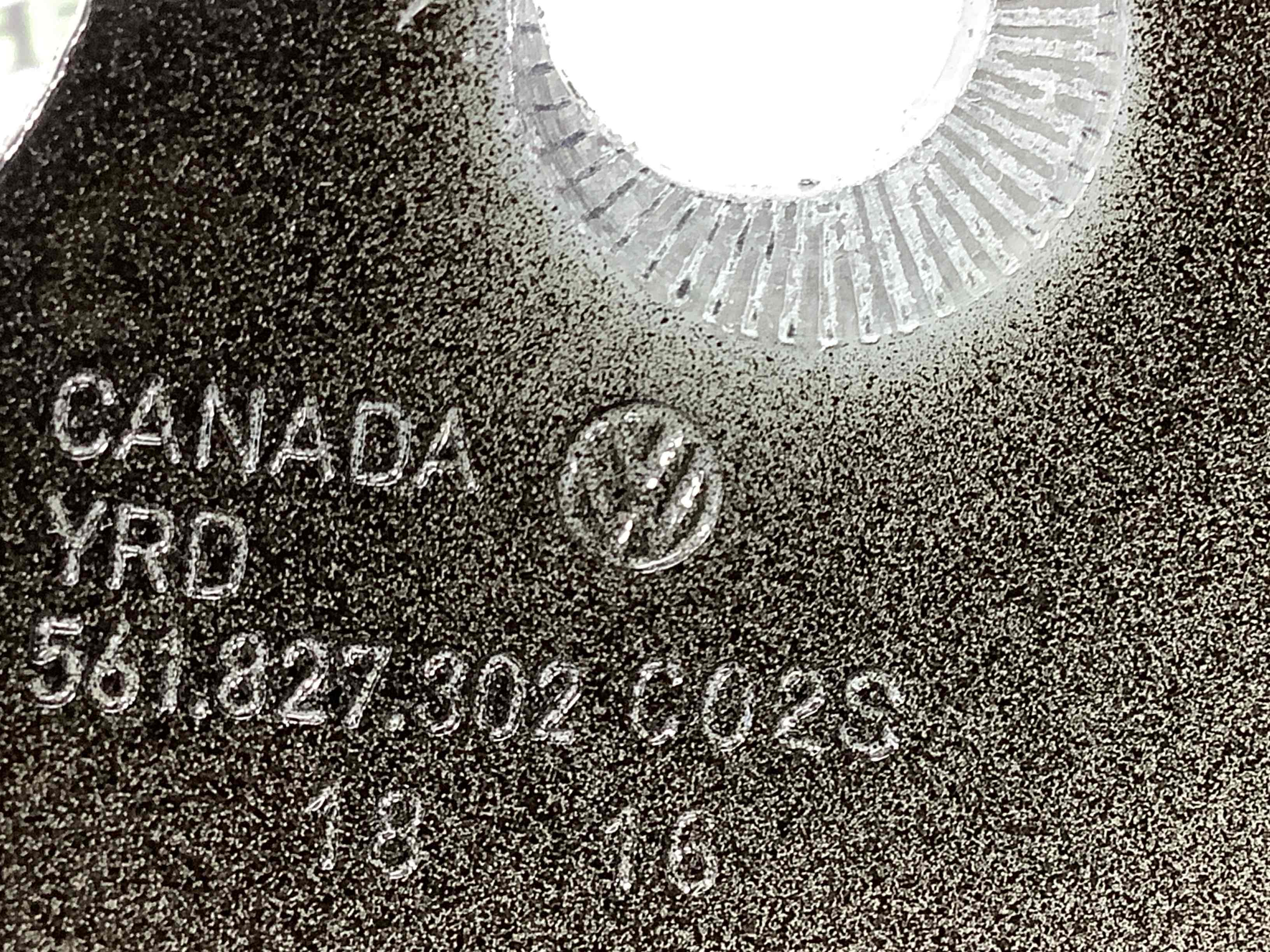 Петля кришки багажника, двері багажника