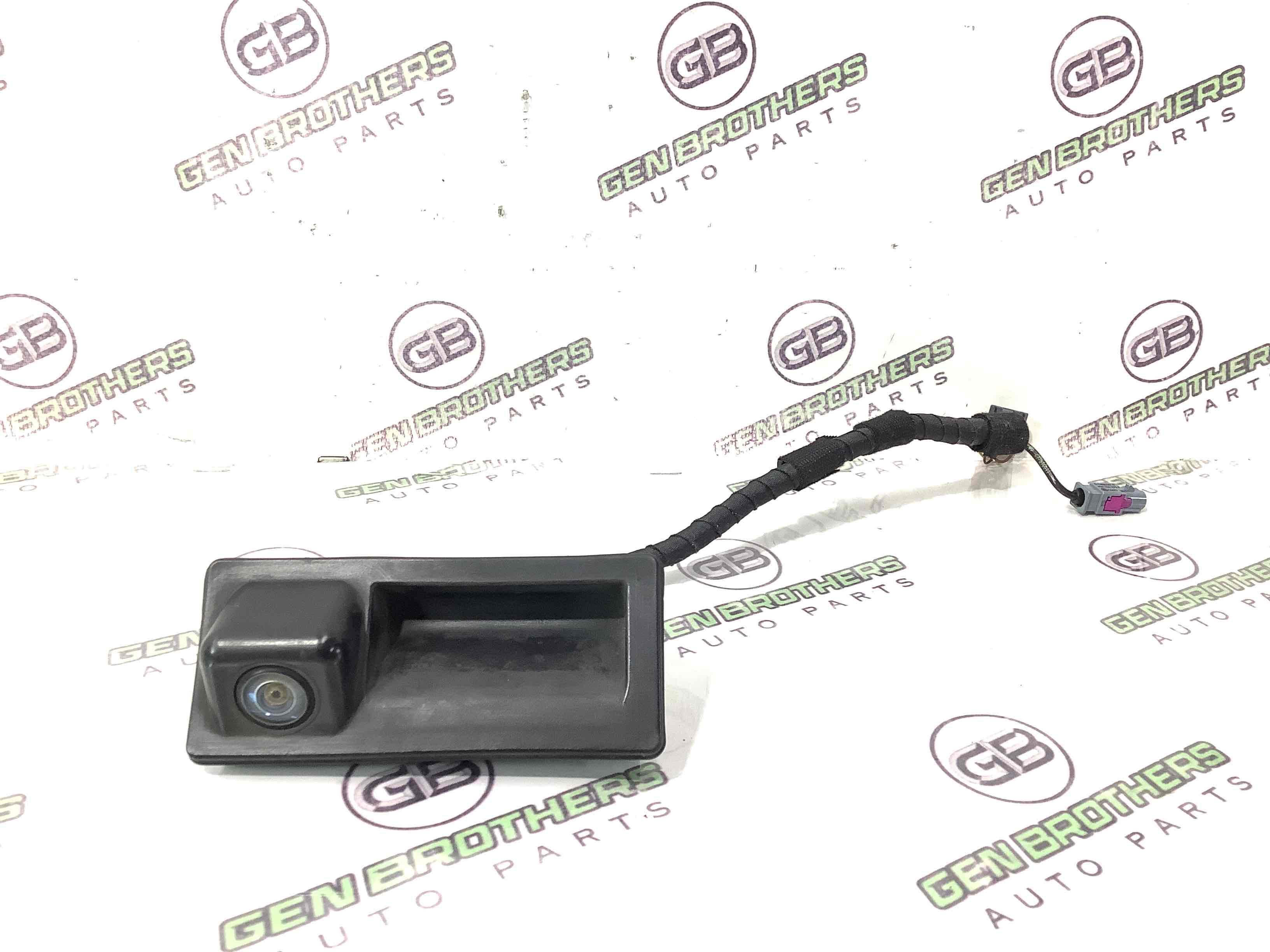 Камера, кріплення камери, корпус