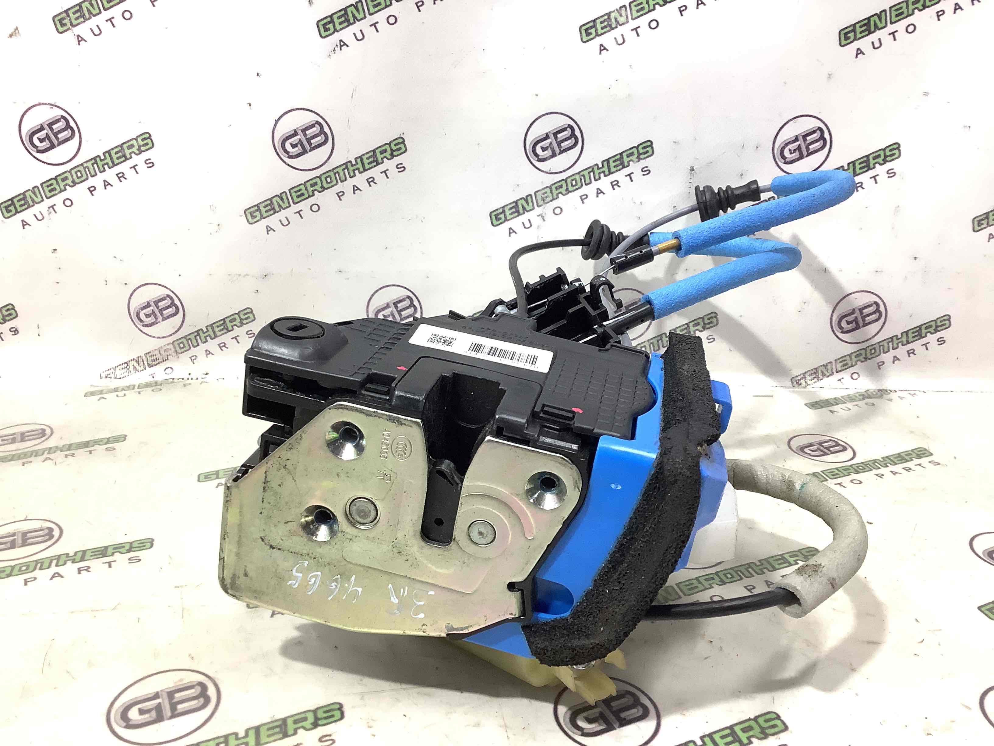 Замок дверей задньої правої