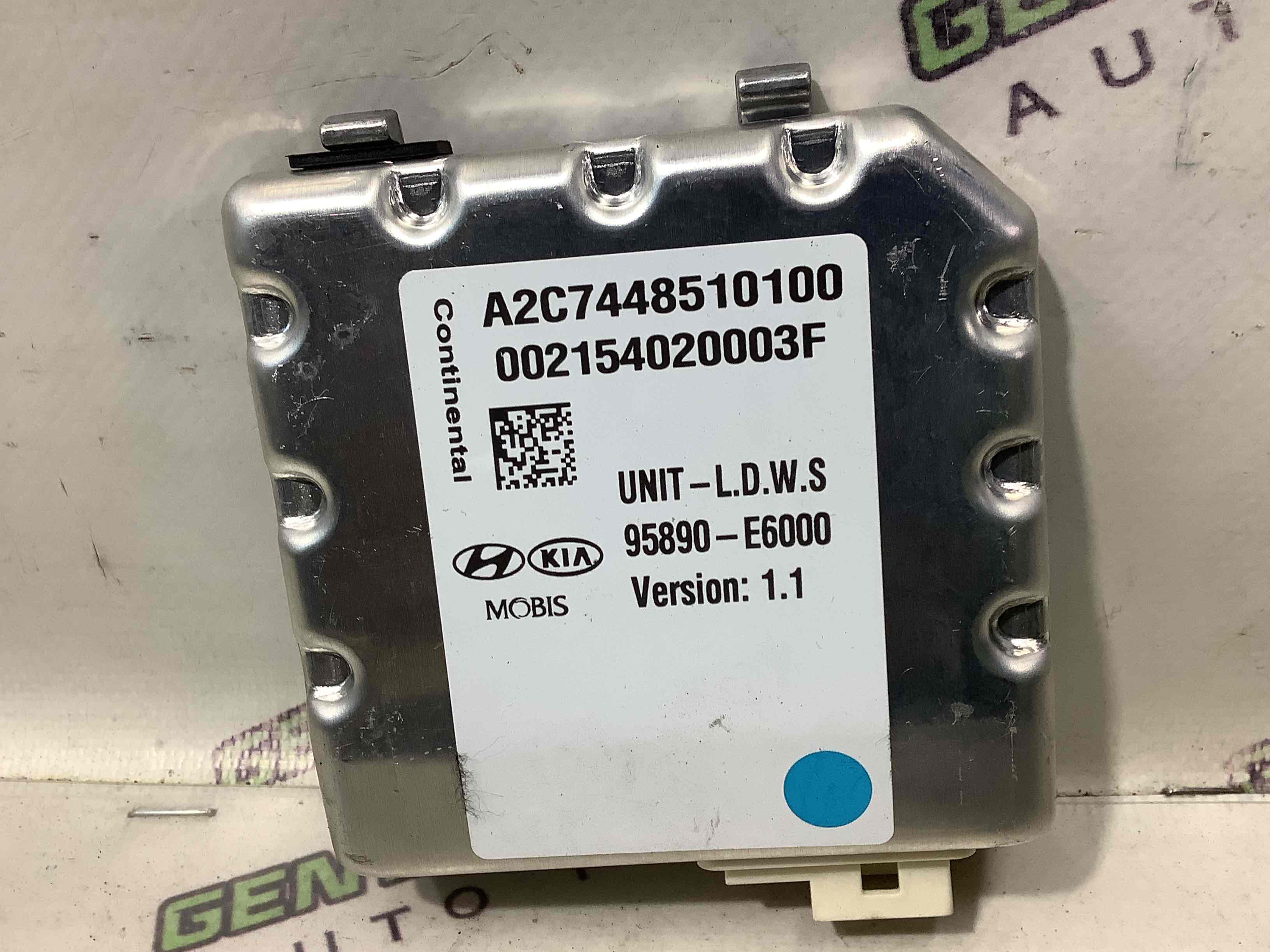 Камера, кріплення камери, корпус