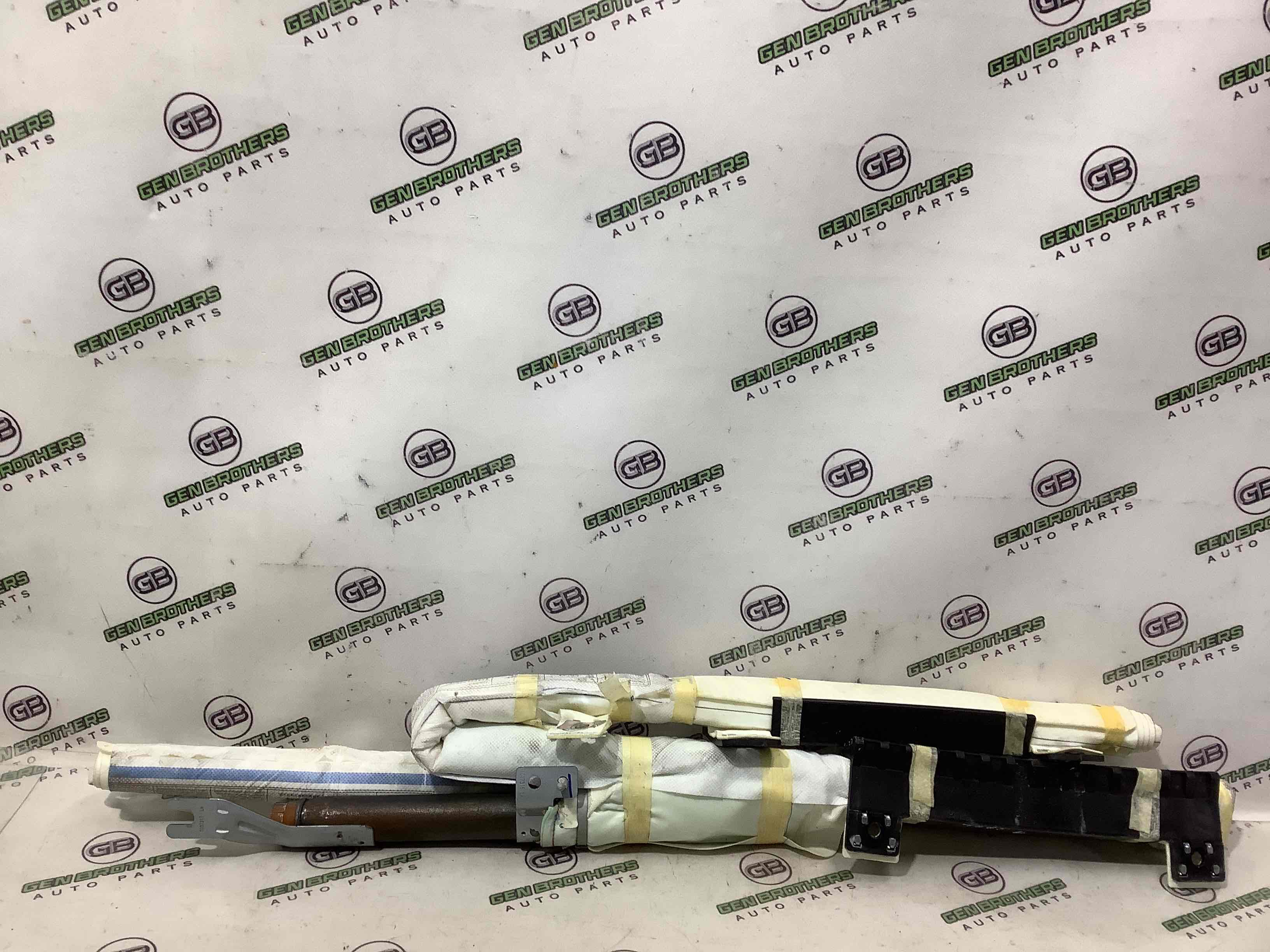 Подушка безпеки збоку шторка