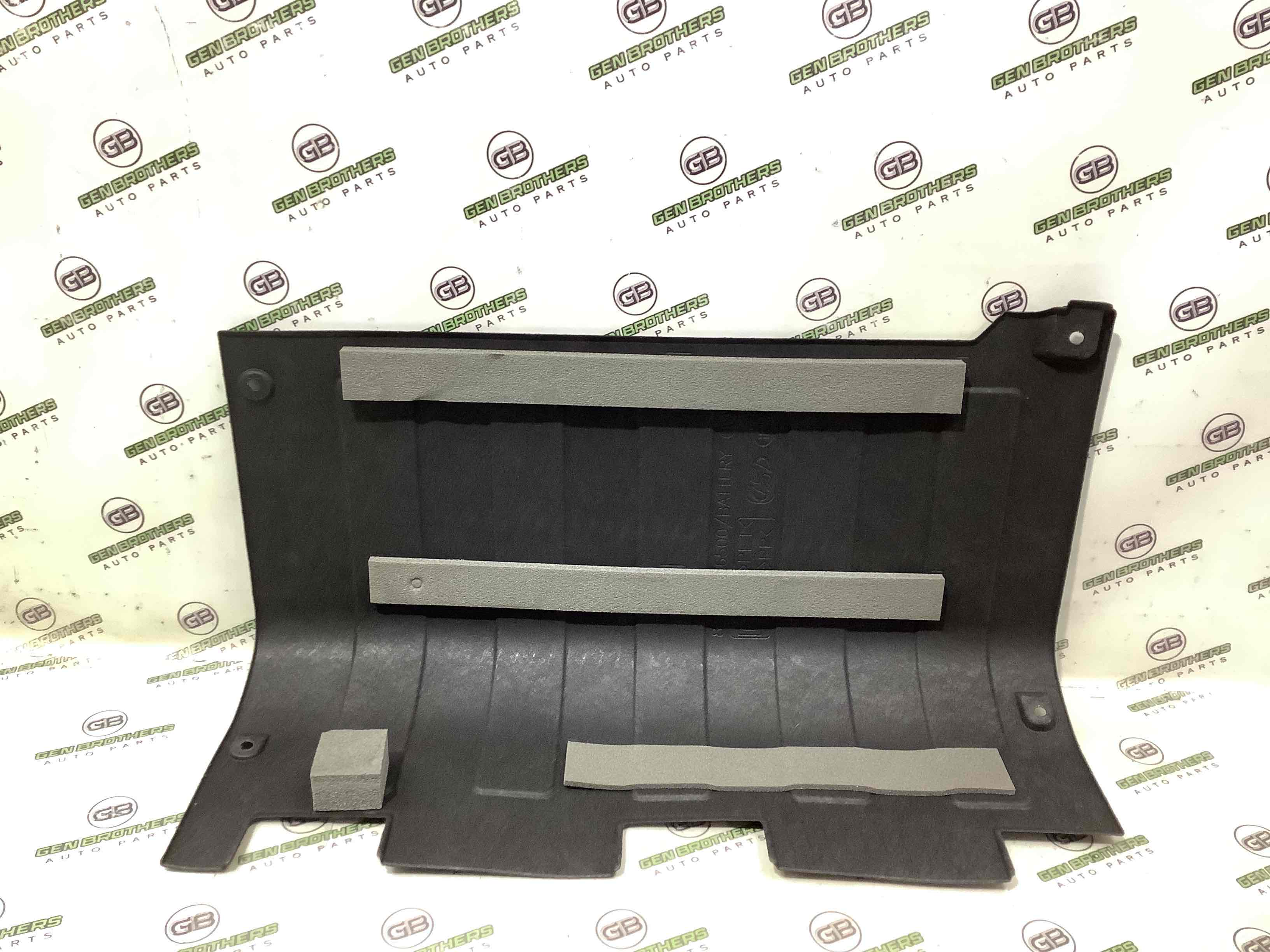 Елементи оздоблення багажника