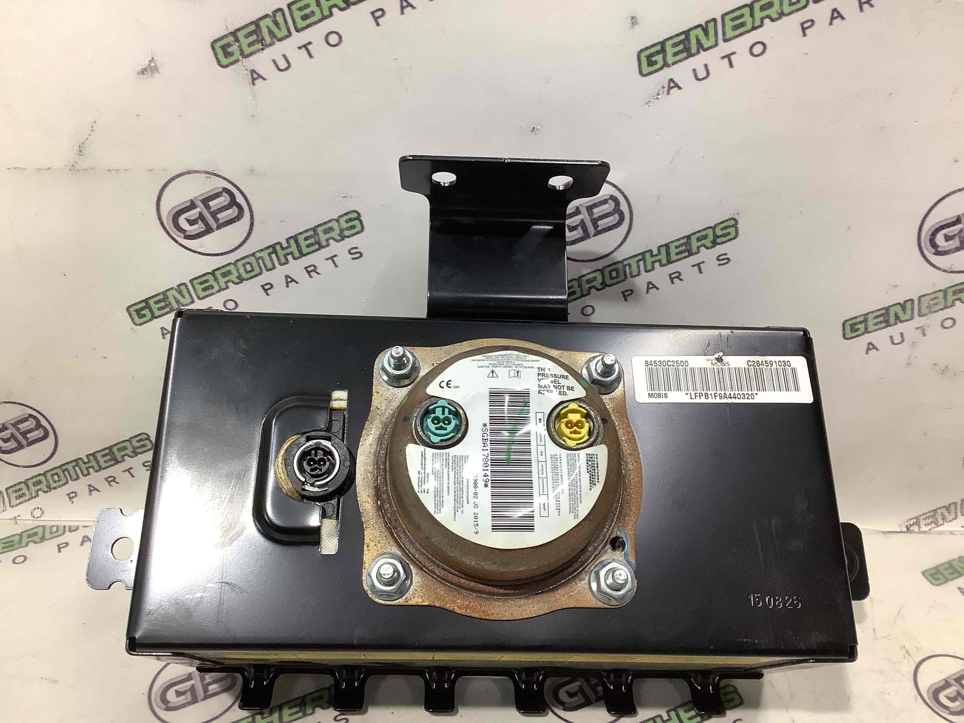 Подушка безпеки пасажира торпедо