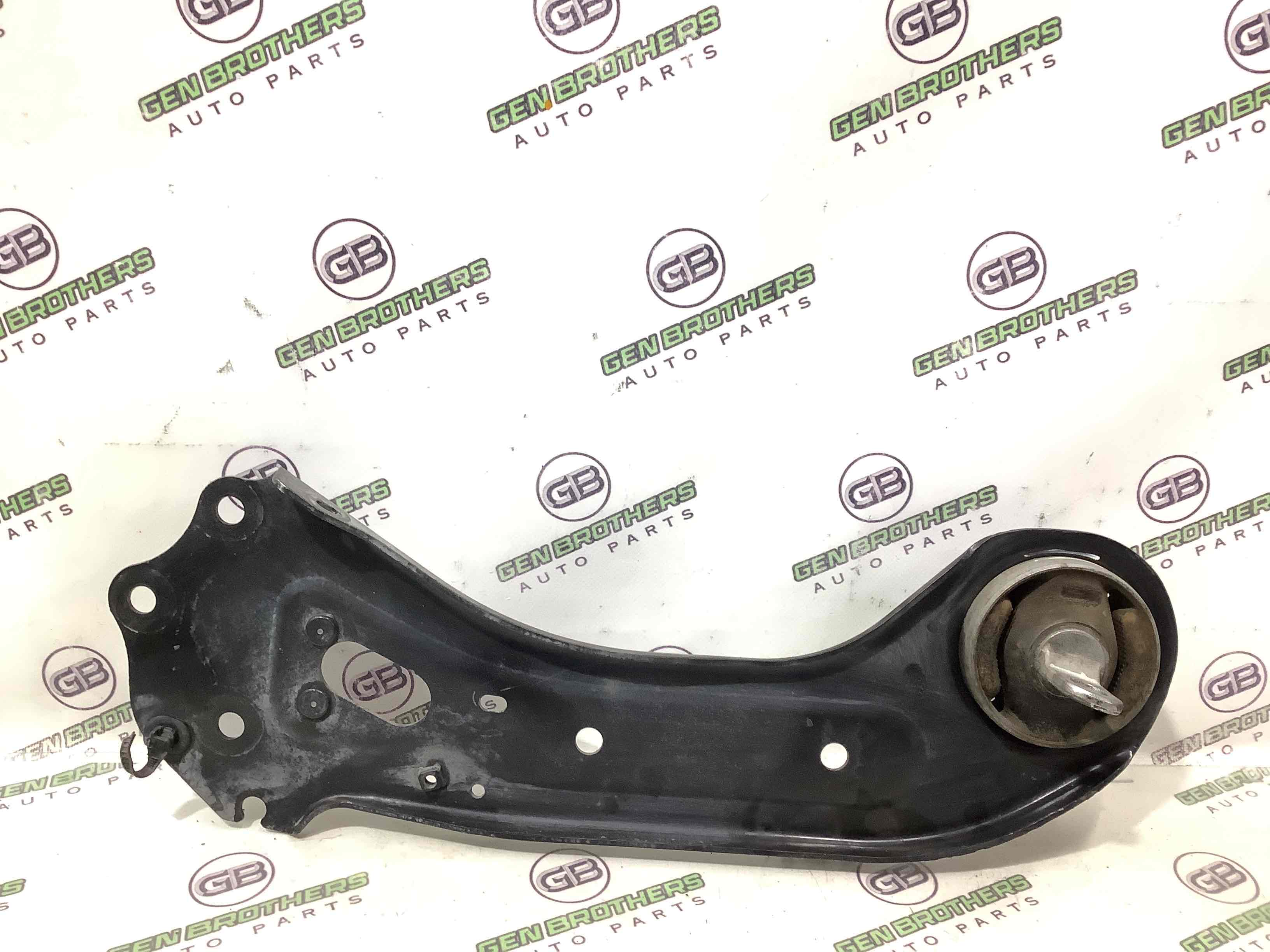 Важіль задній правий