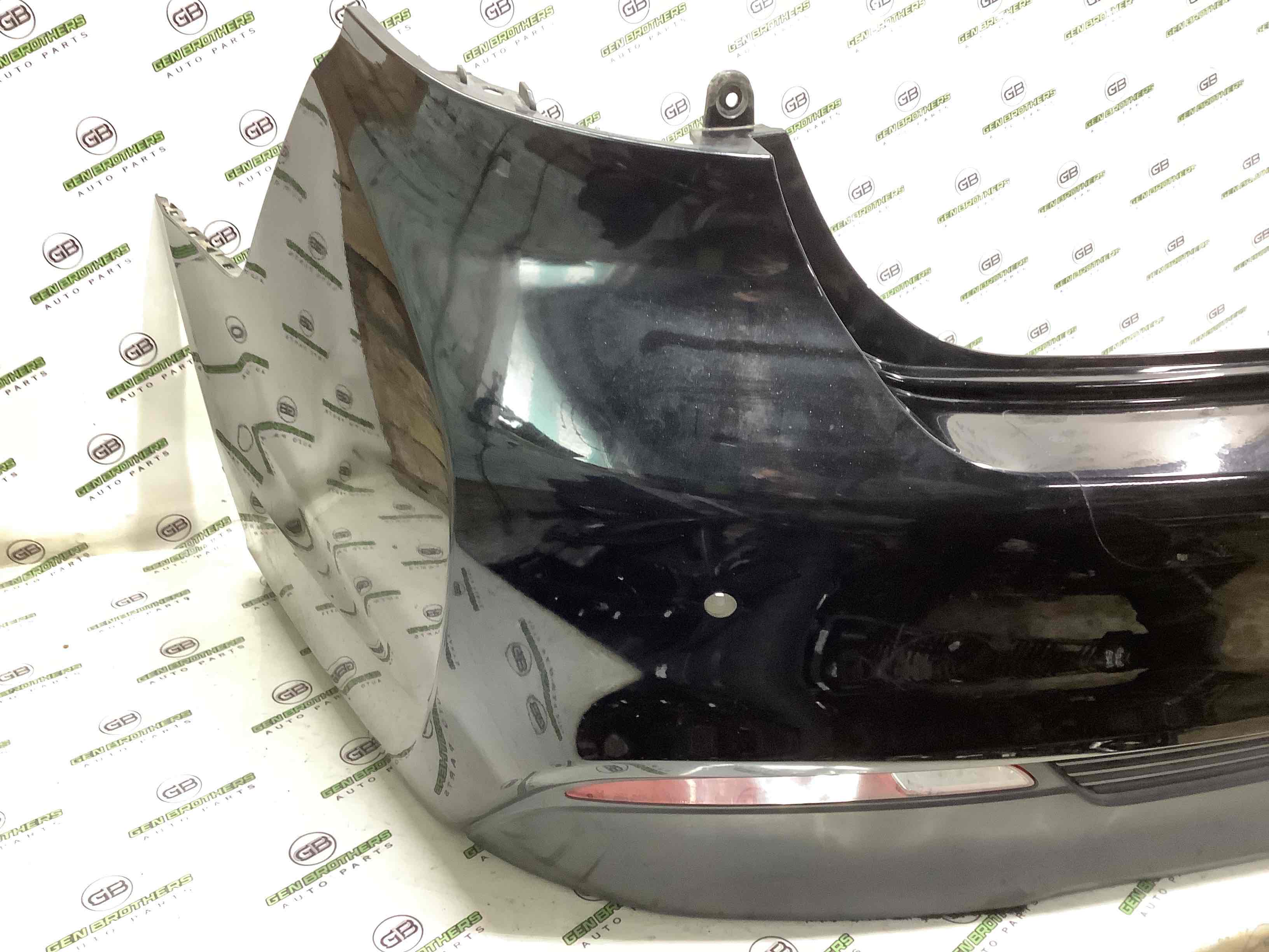 Бампер задній