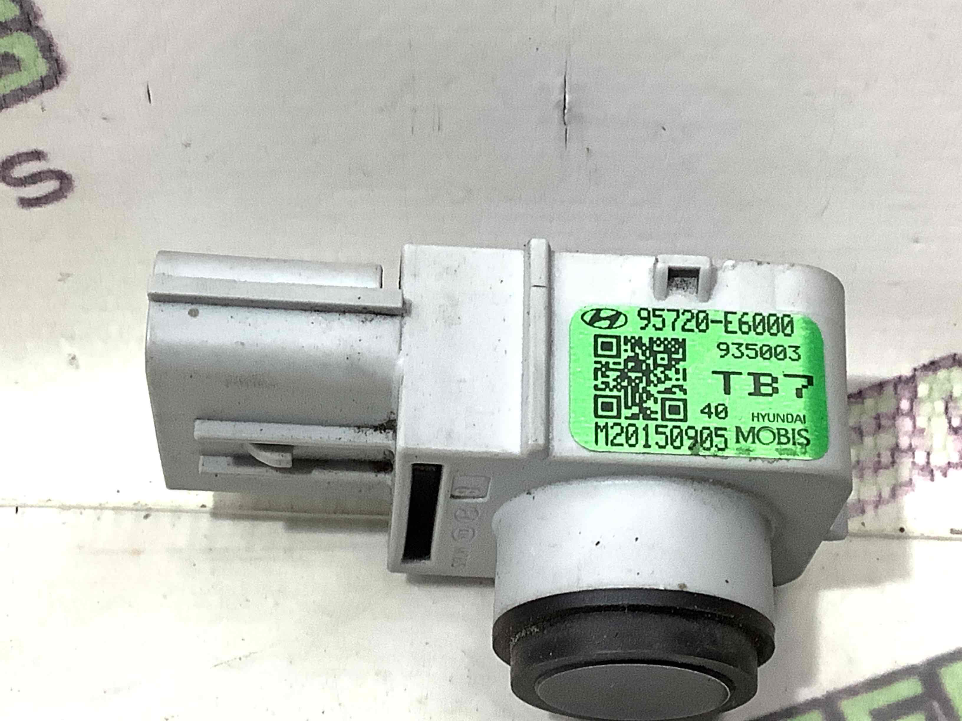 Парктронік, кріплення, корпус