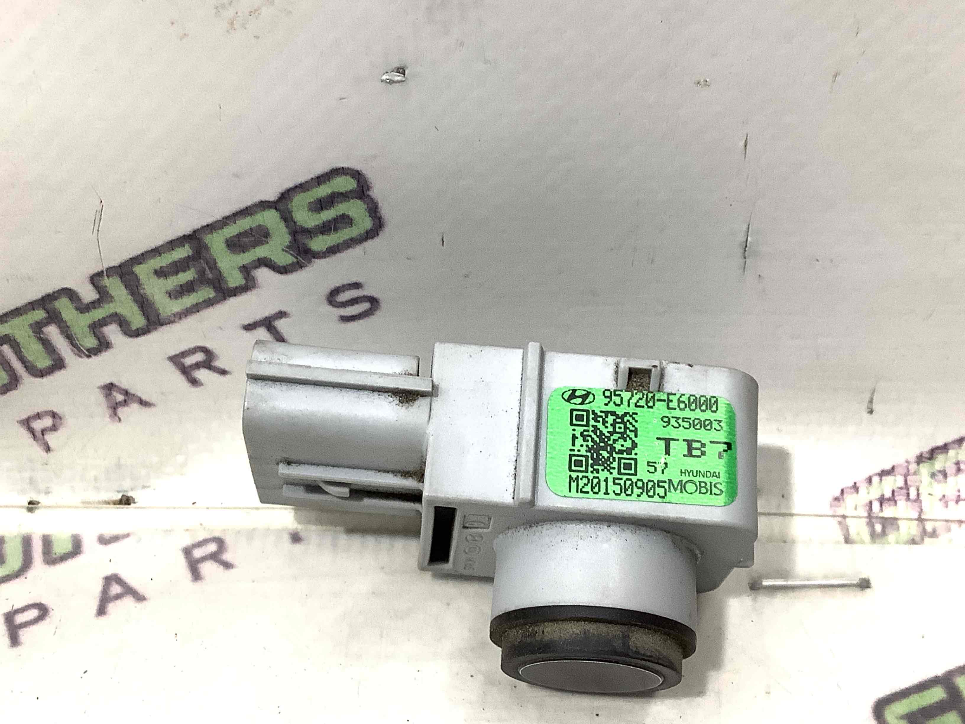 Парктронік, кріплення, корпус