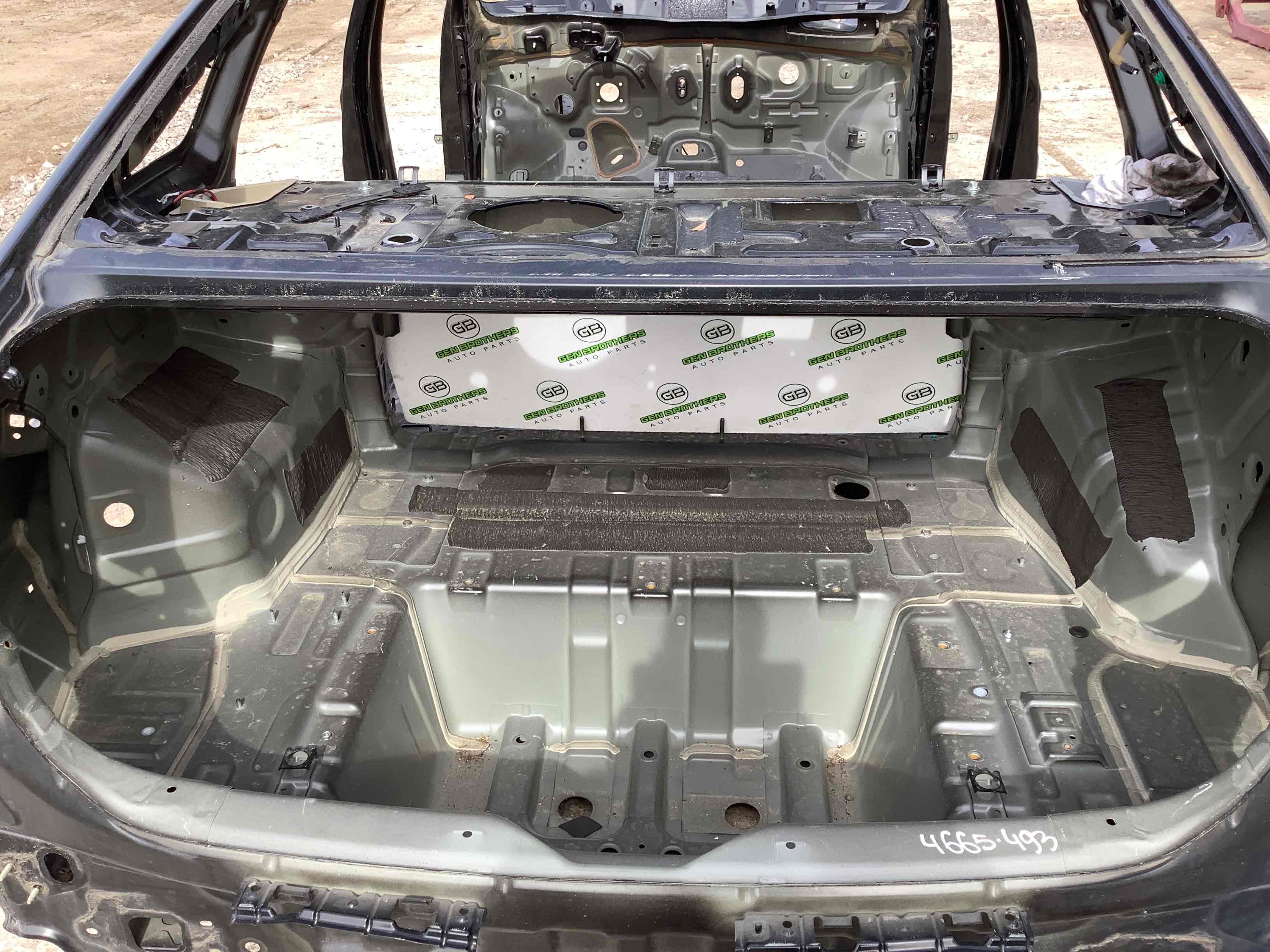 Корито багажника