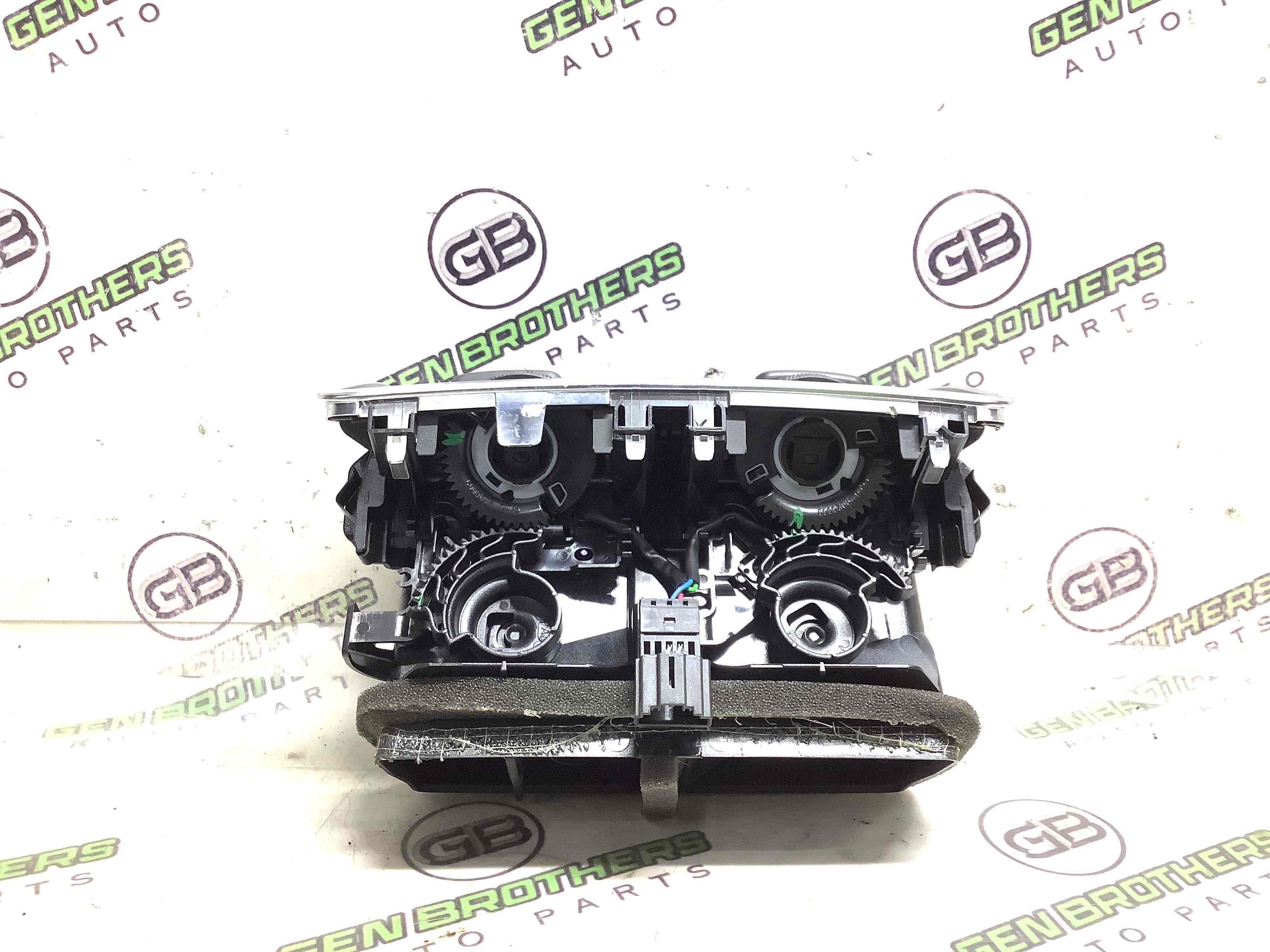 Дефлектор обдува салона