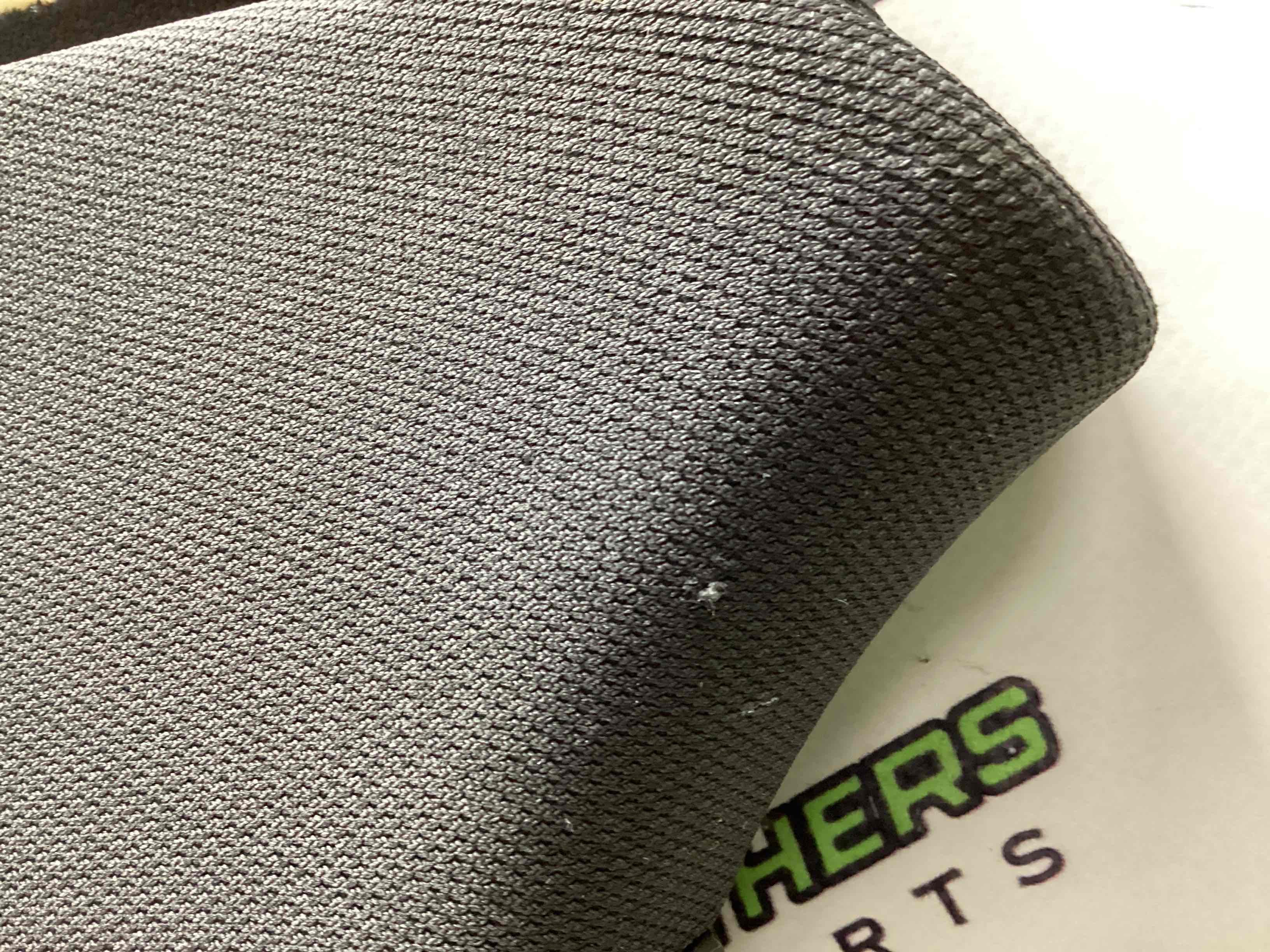 Обшивка центральної стійки права