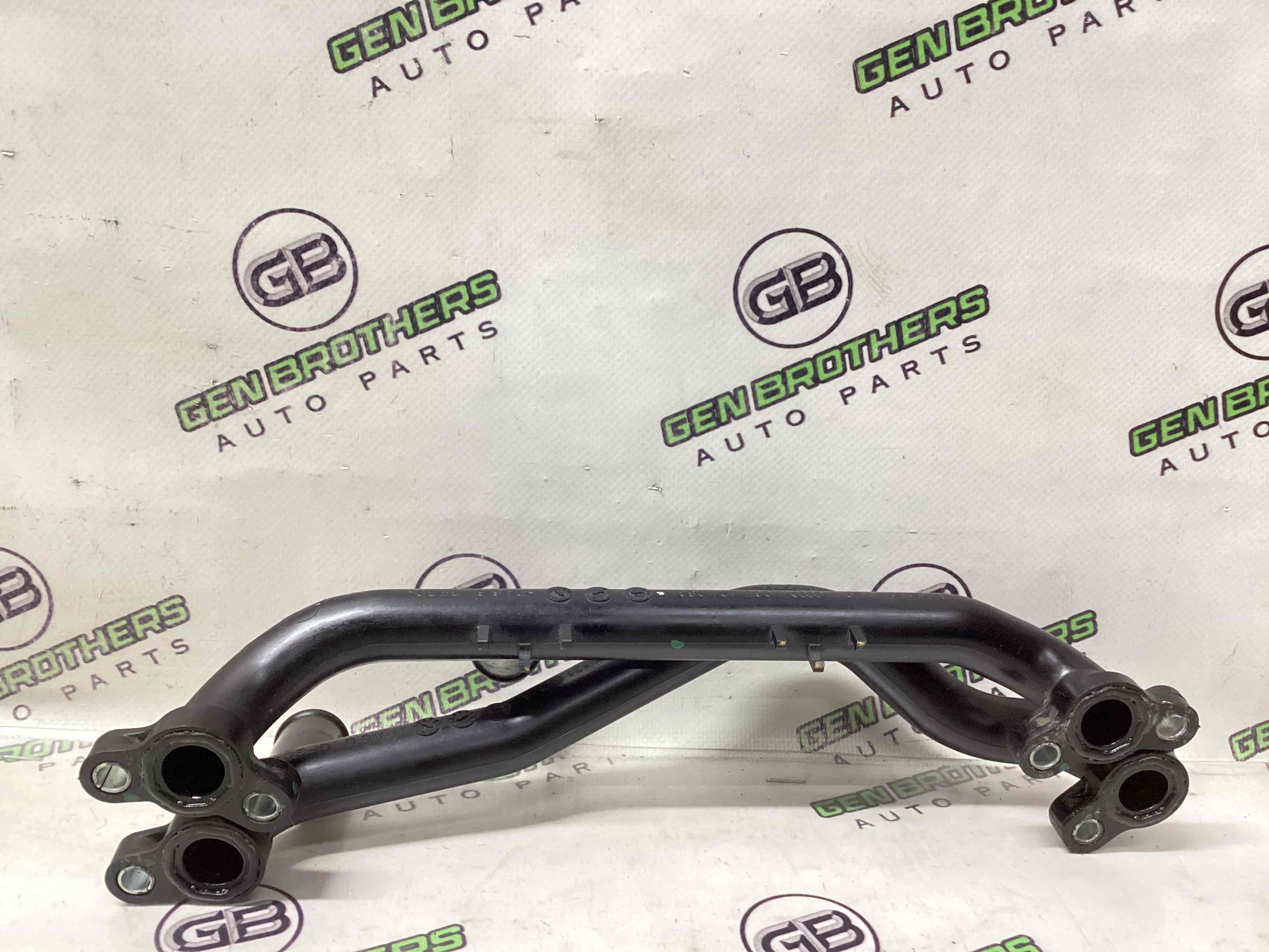 Патрубок трубопровід, шланг