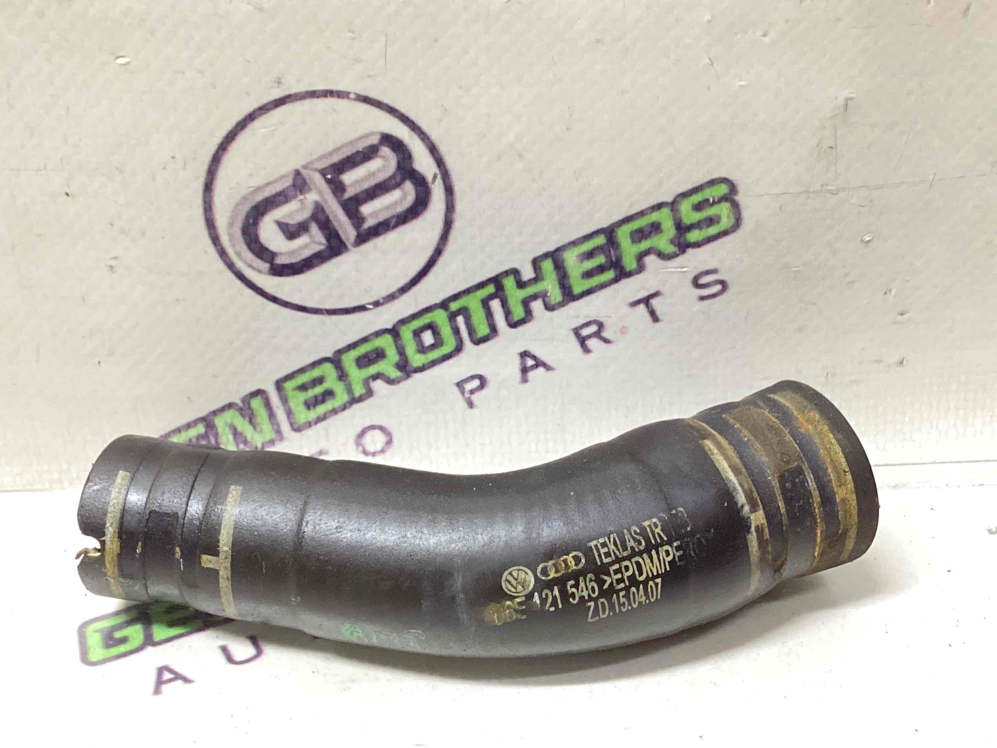 Патрубок трубопровід, шланг