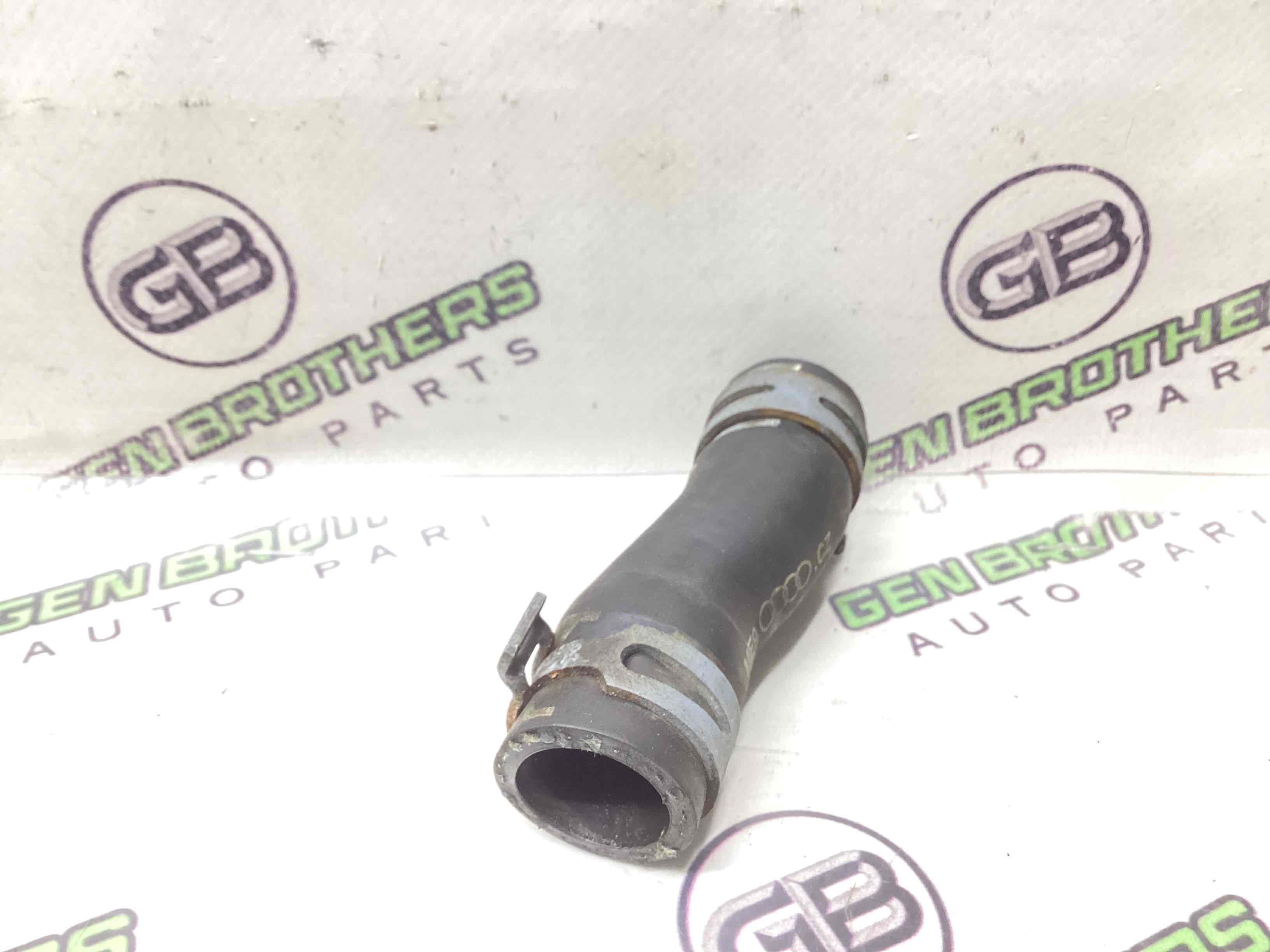 Патрубок трубопровід, шланг