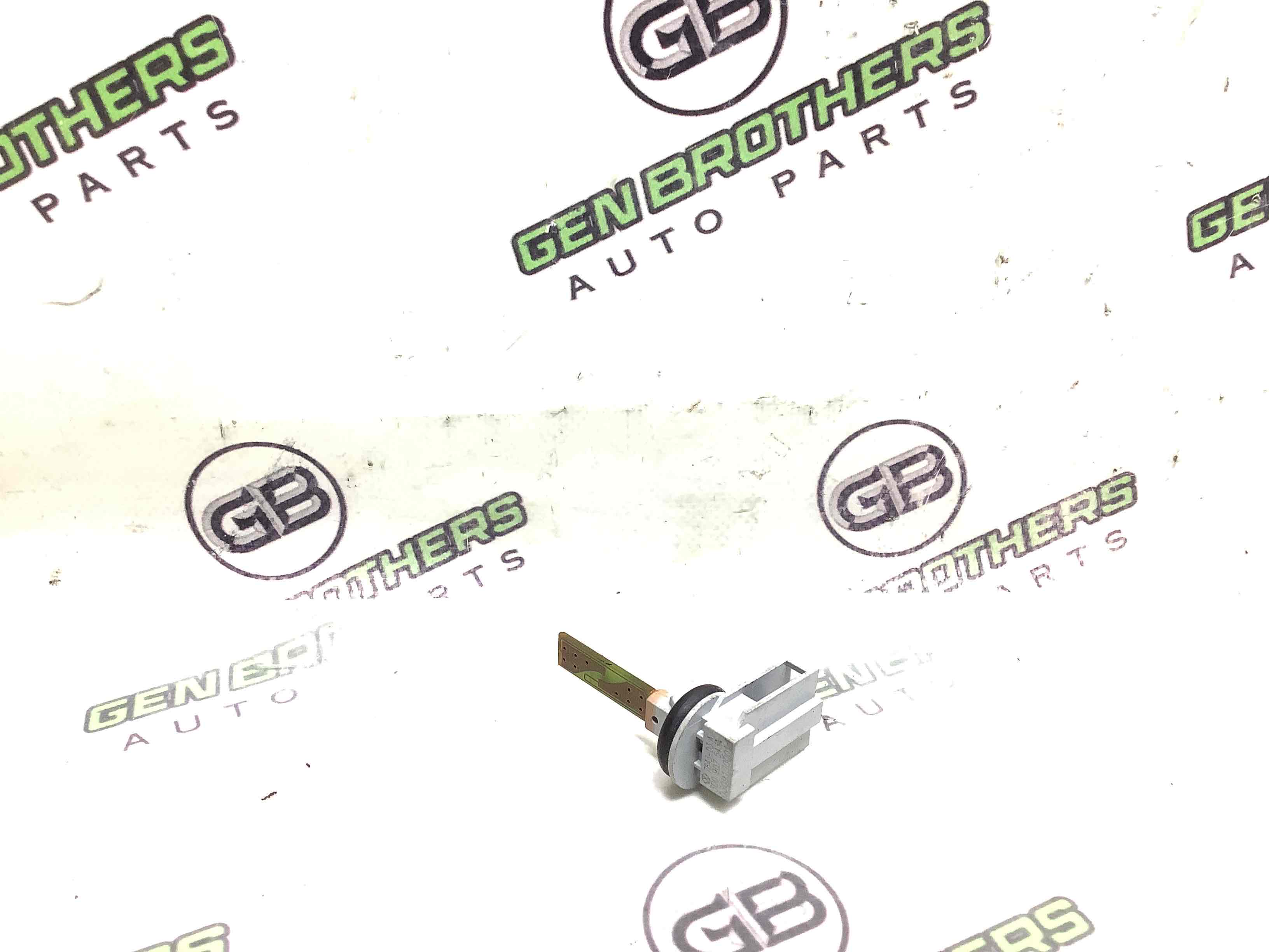 Датчик температури повітря у салоні