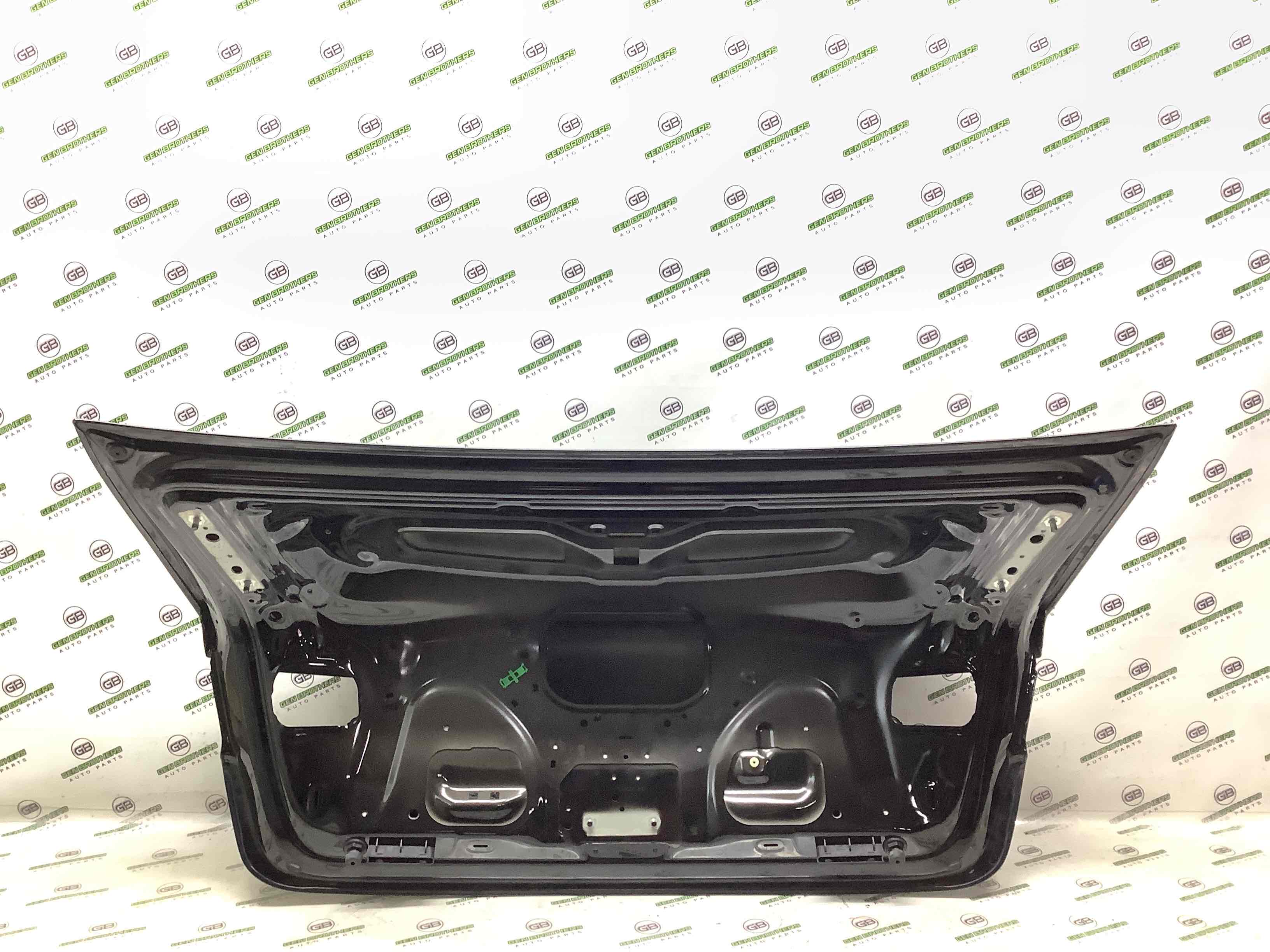 Кришка багажника, двері багажника