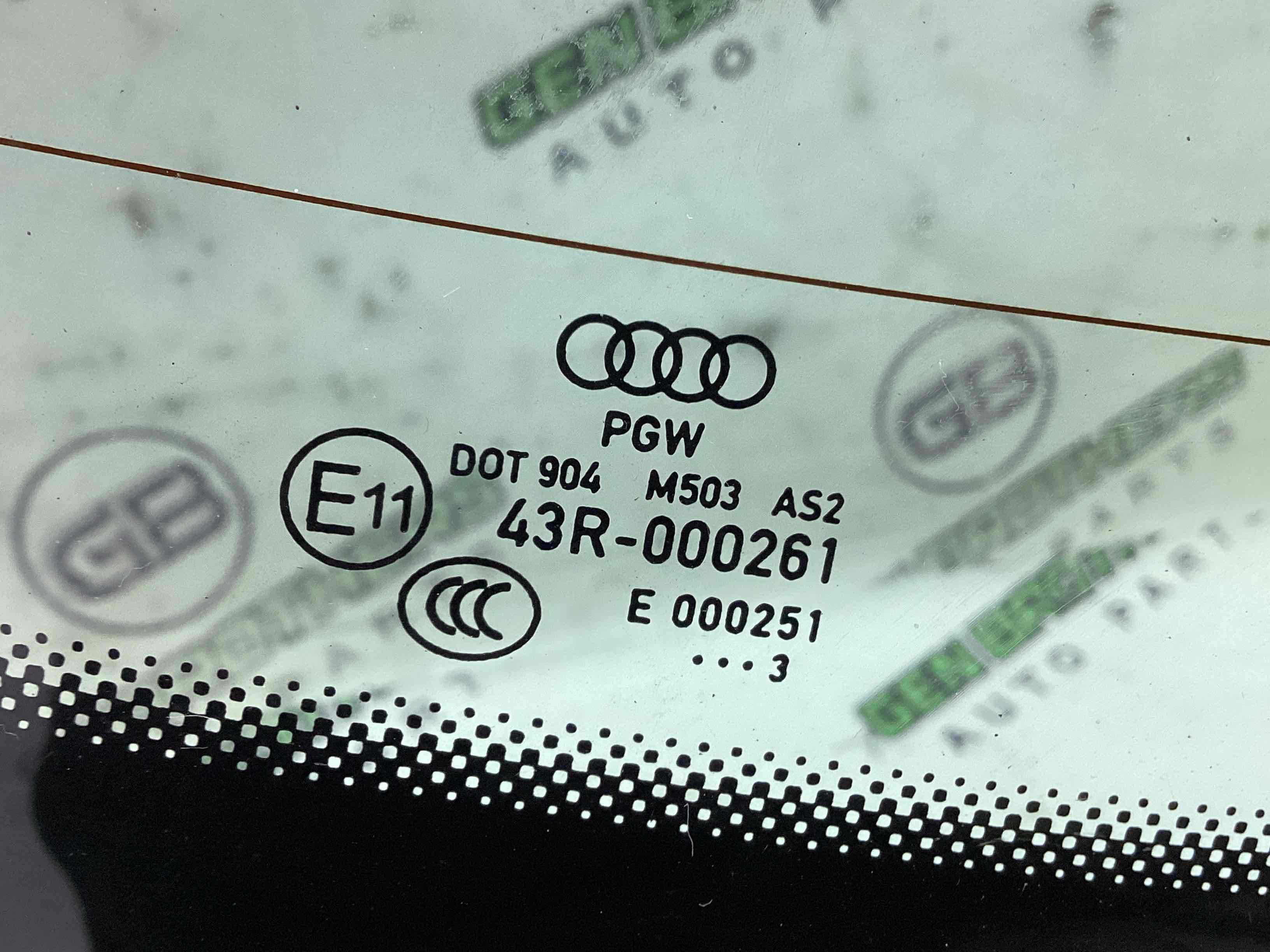 Скло заднє, скло кришки багажника