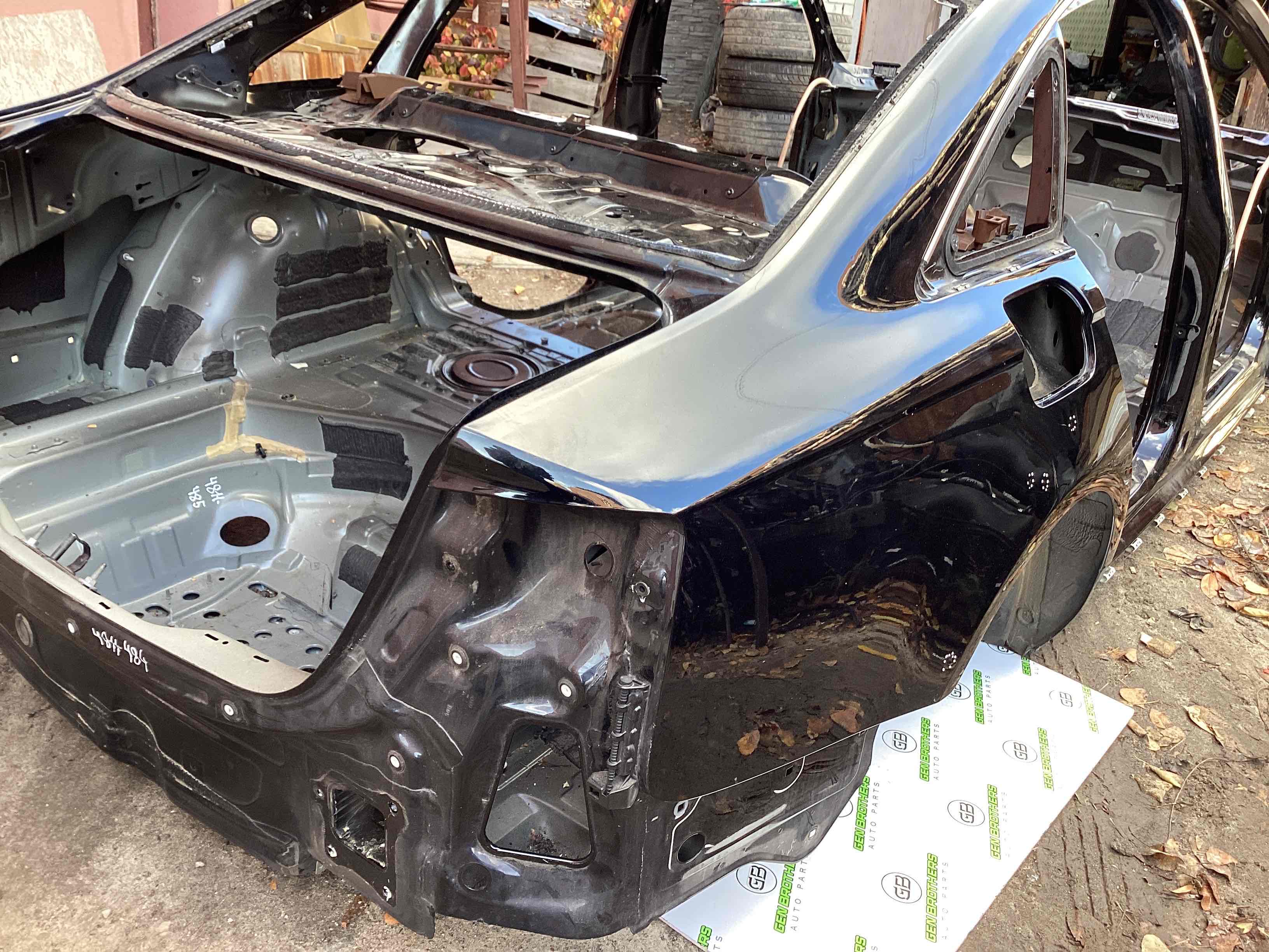 Чверть задня права