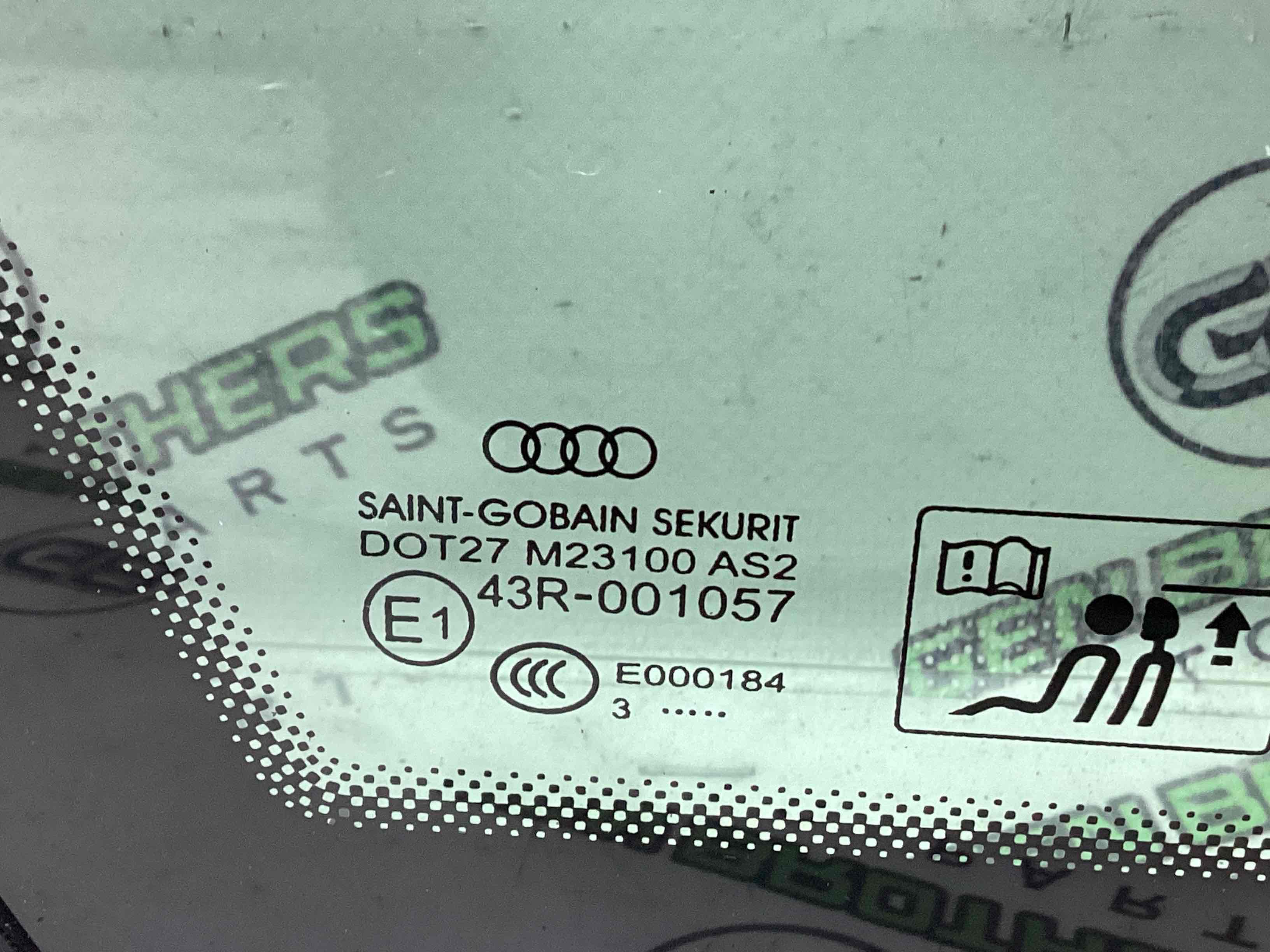 Скло кузовне бічне ліве