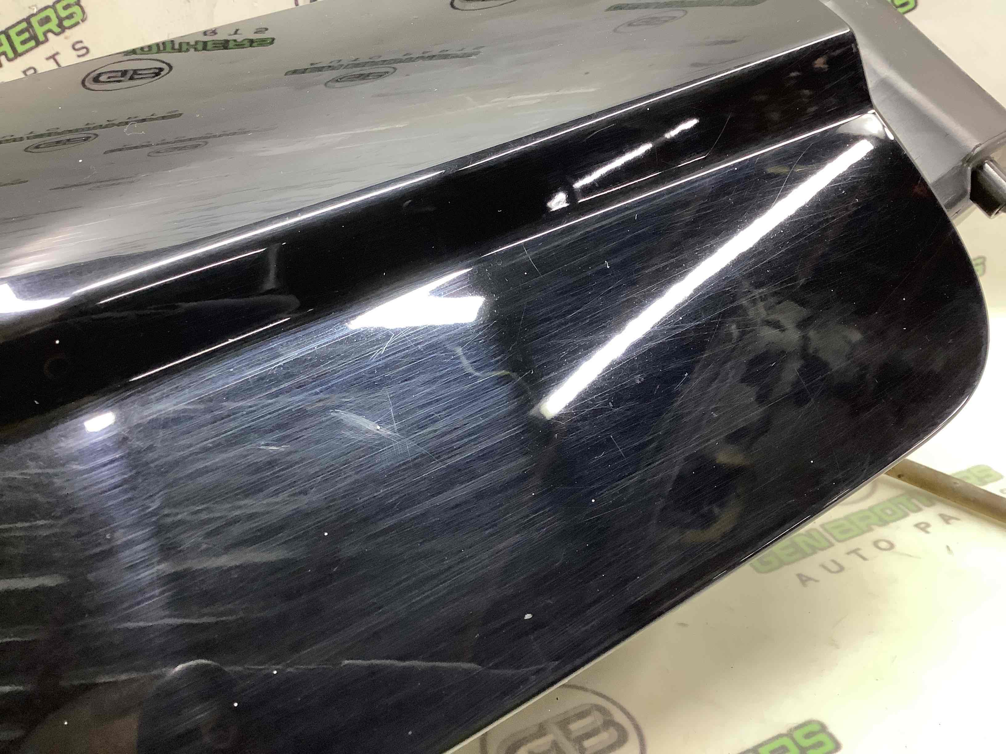 Лючок бензобака