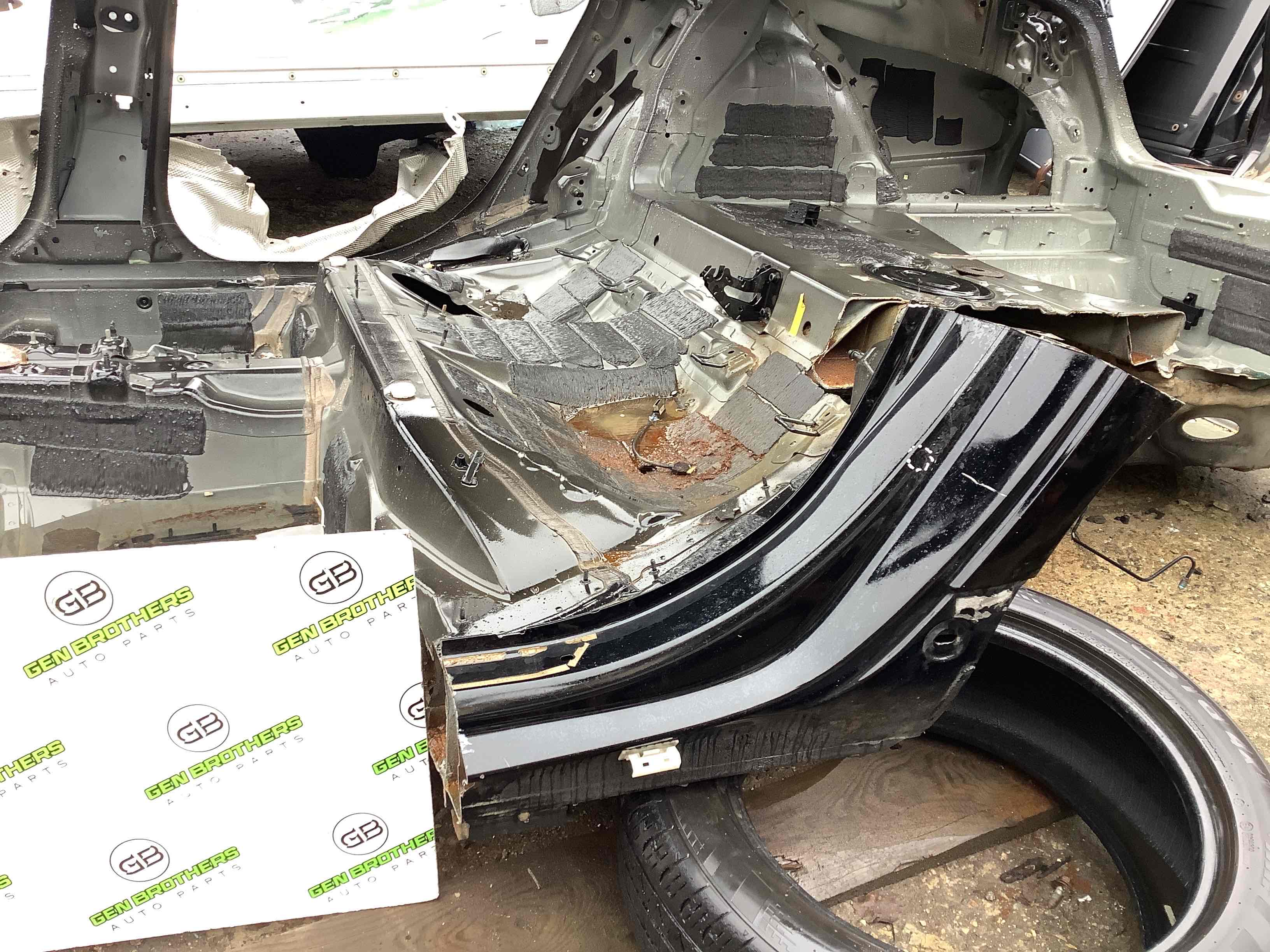 Стійки кузова та пороги