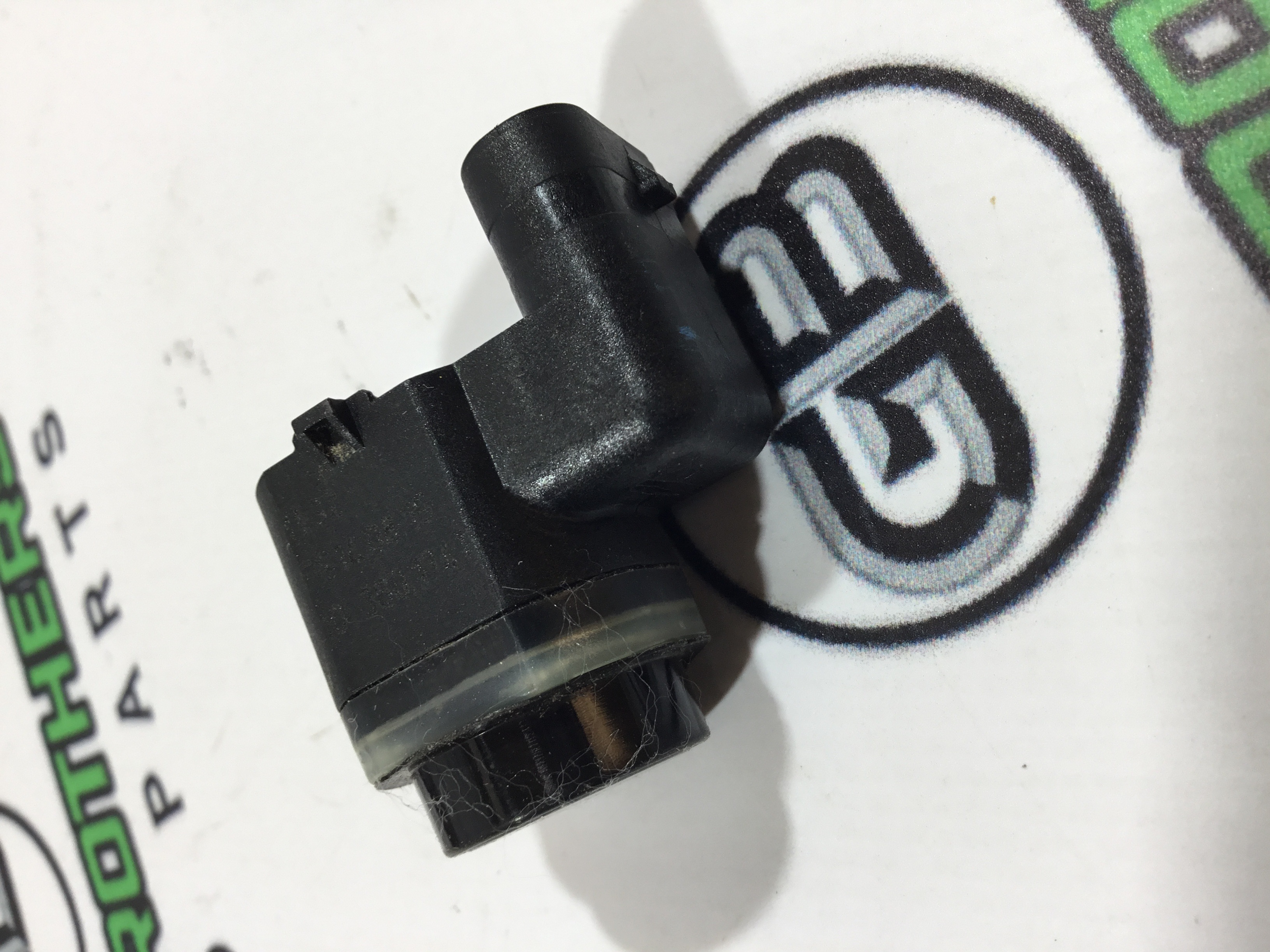 Парктронік, кріплення, корпус