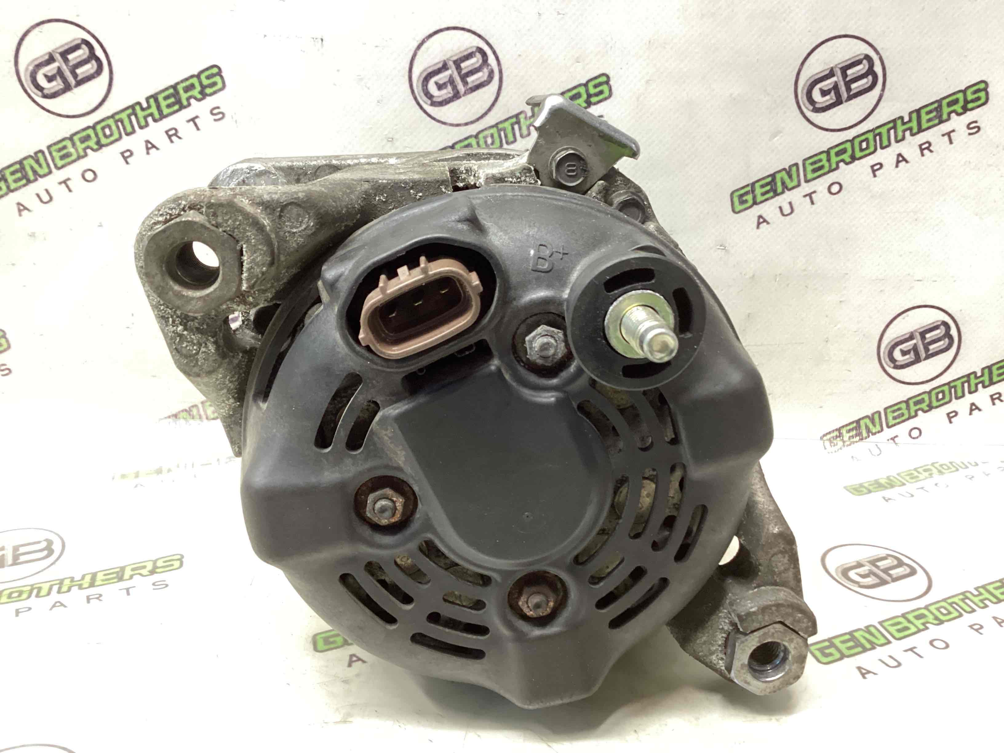 Генератор, кронштейн генератора