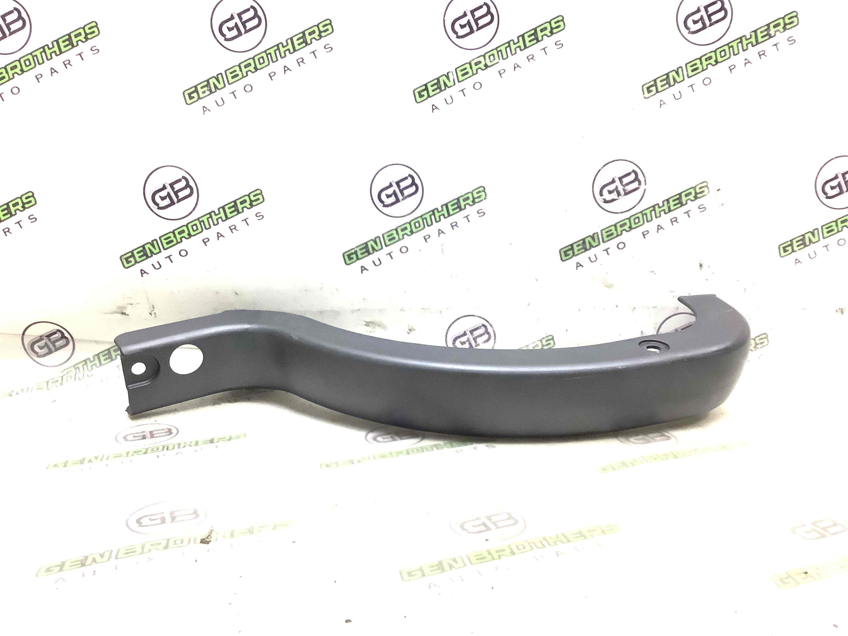 Накладка петлі кришки багажника