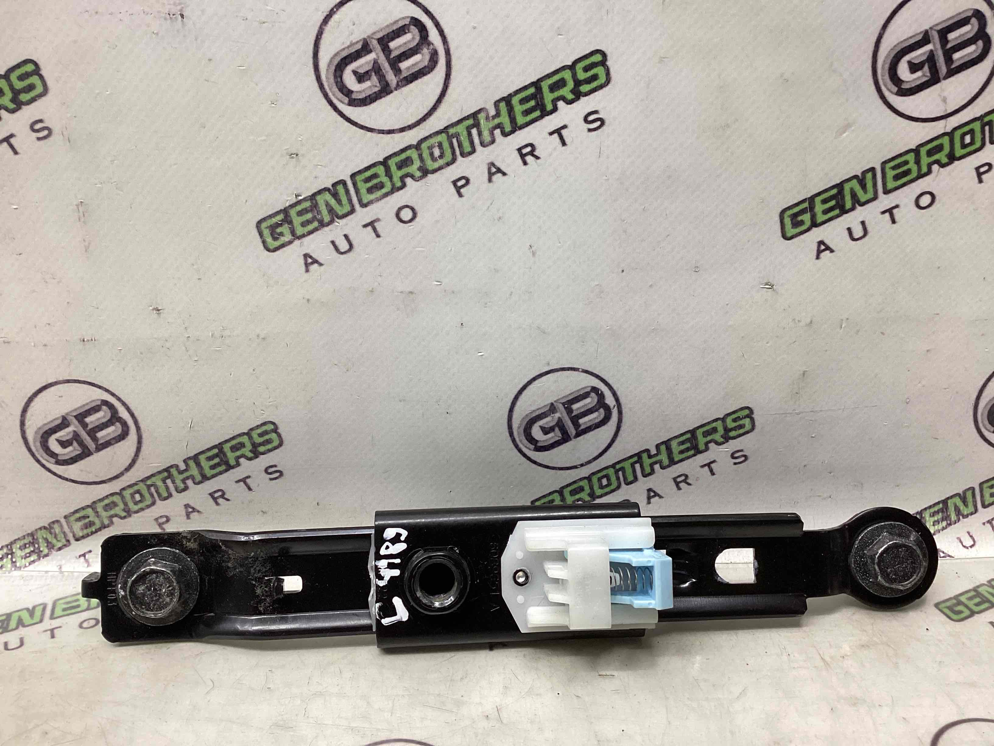 Регулятор висоти ременя безпеки