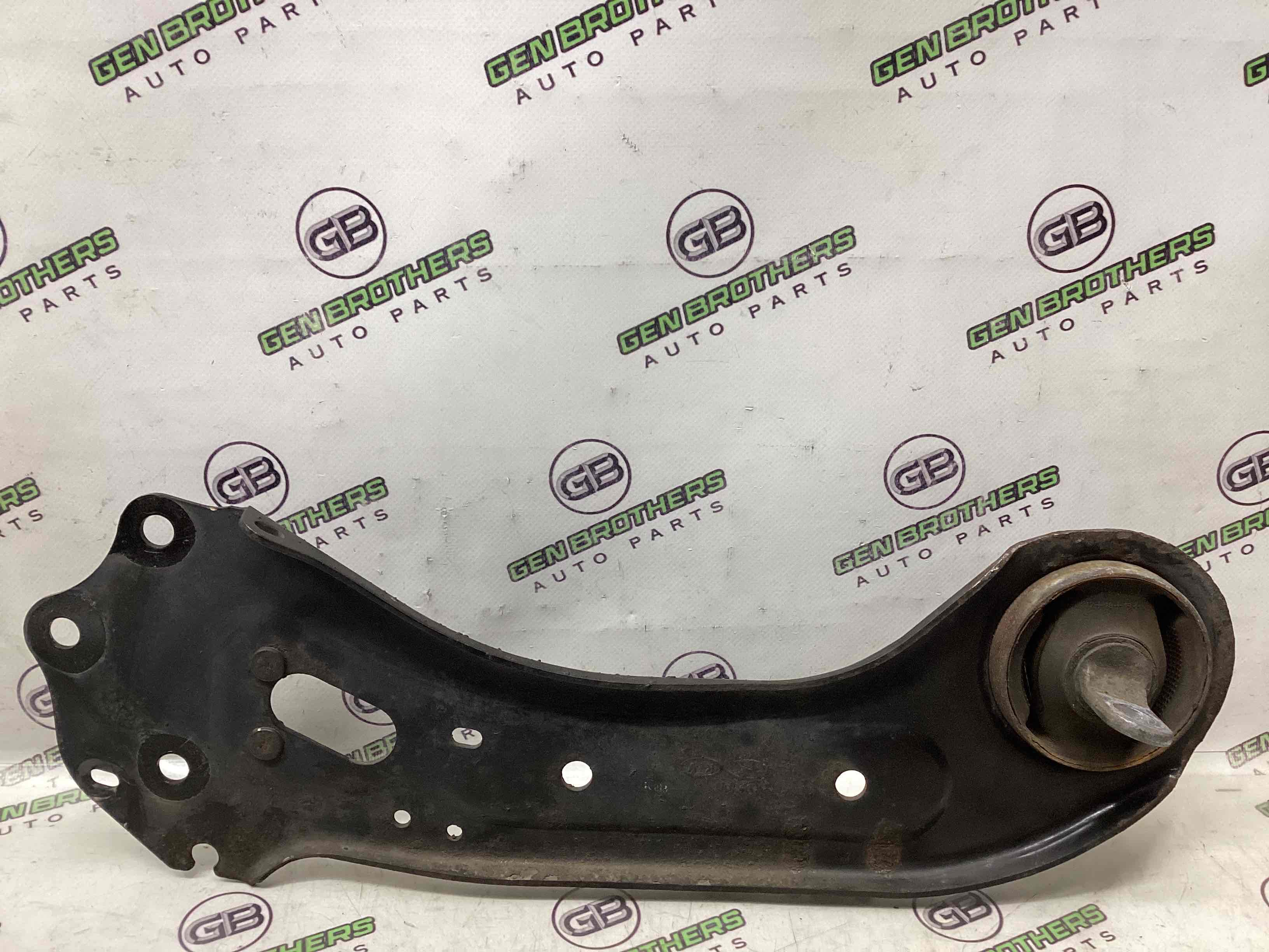 Важіль задній правий