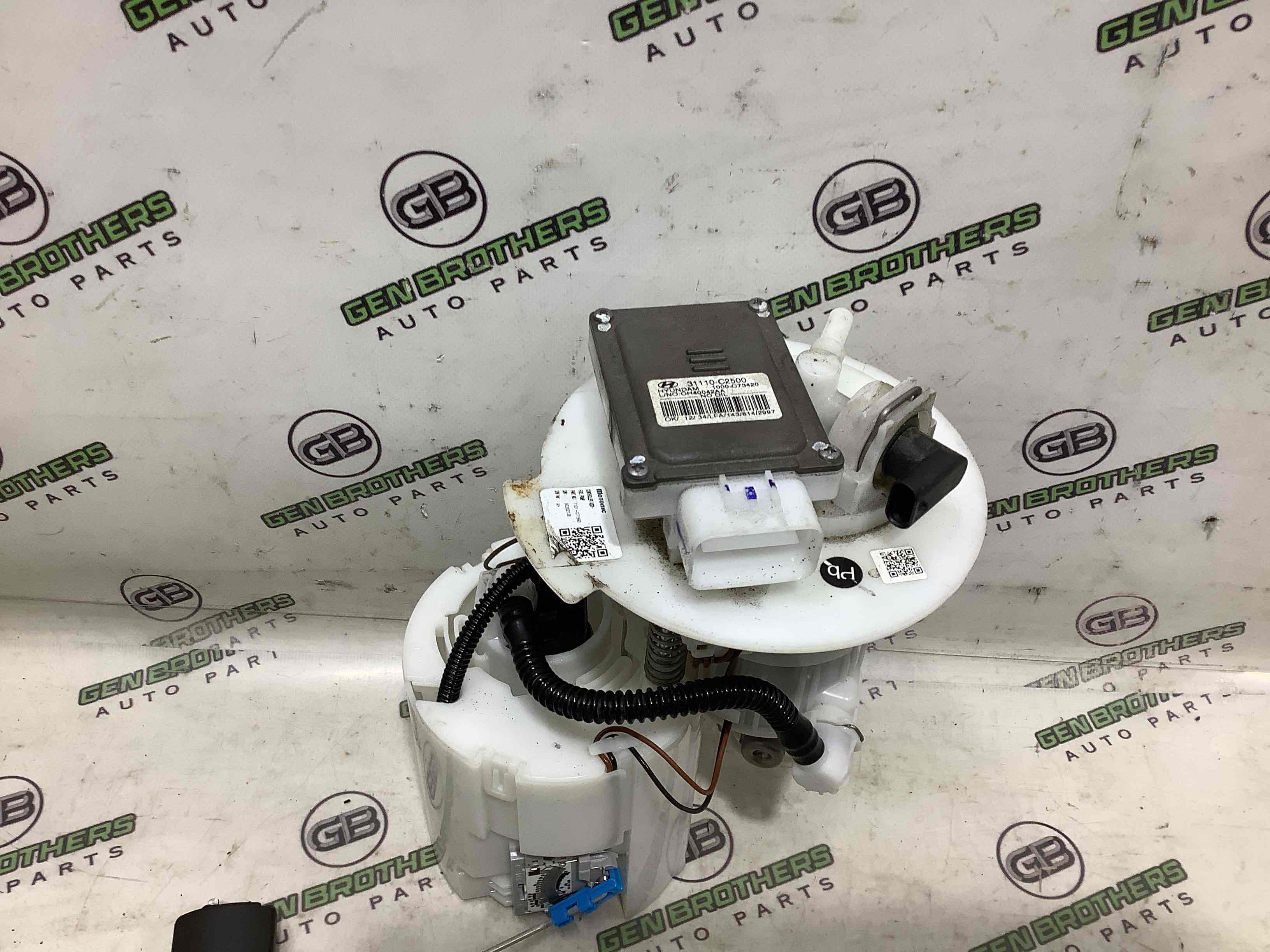 Насос паливний