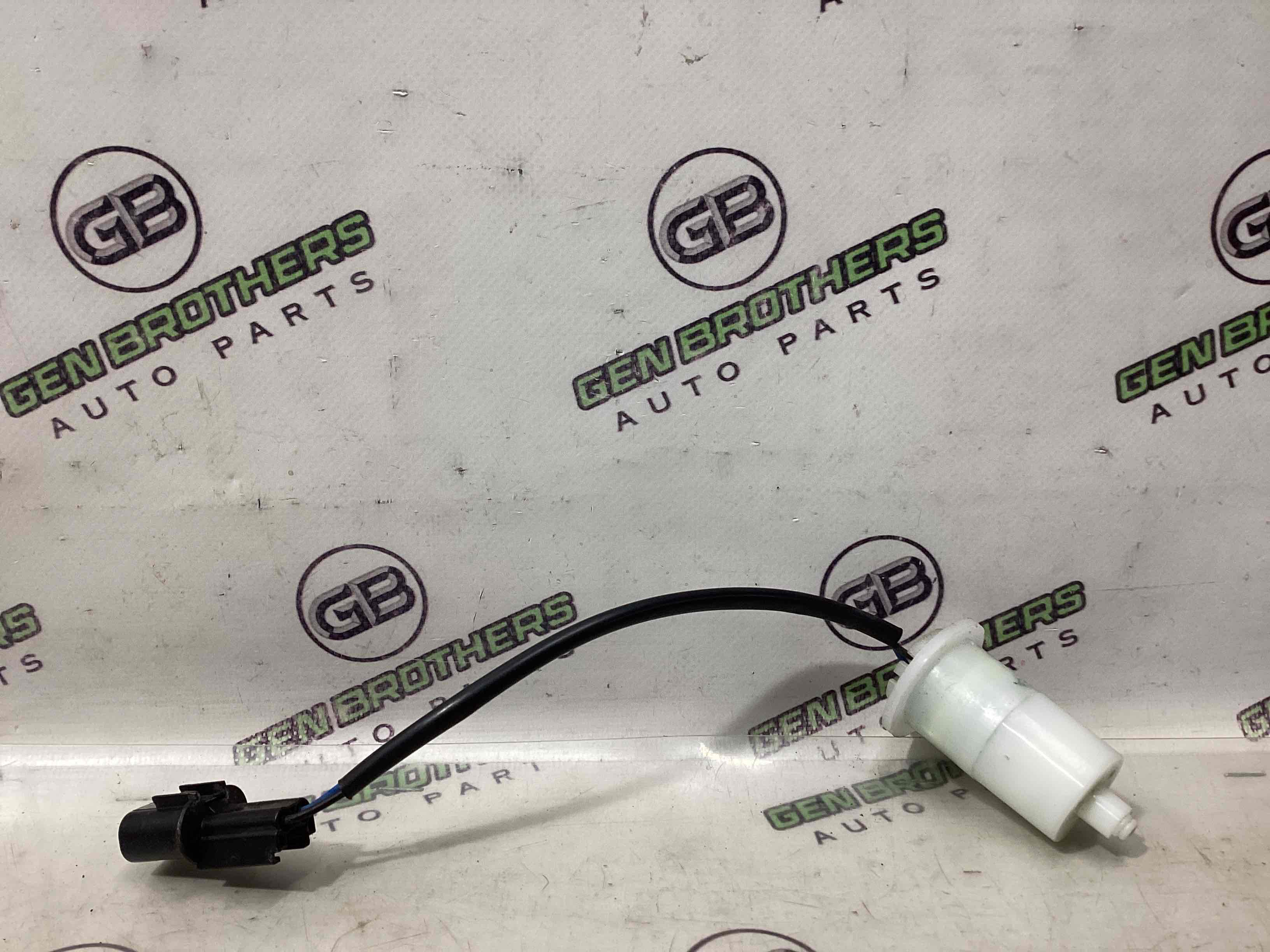 Датчик рівня бачка омивача