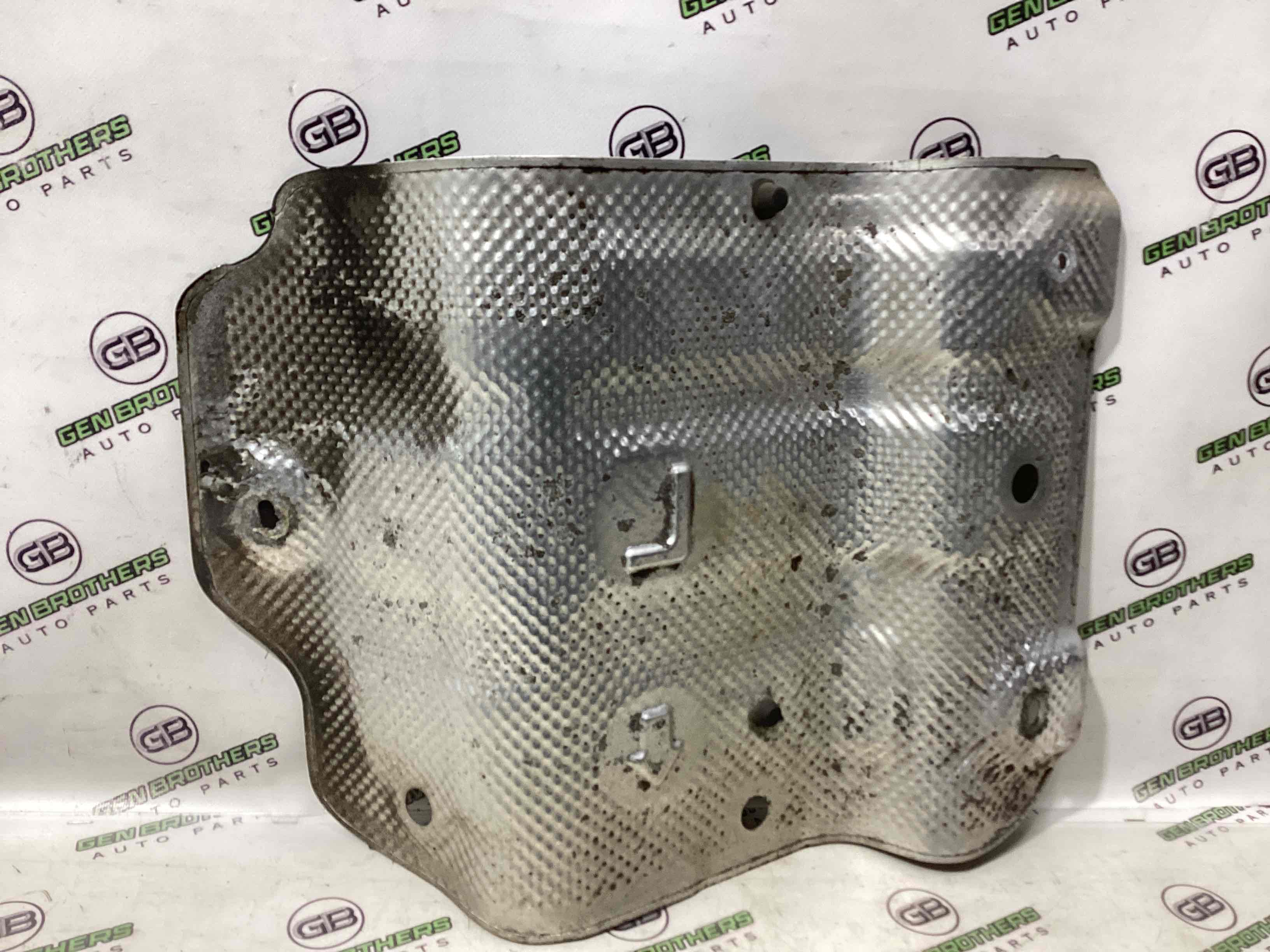 Теплоекран, пластикові ізолятори