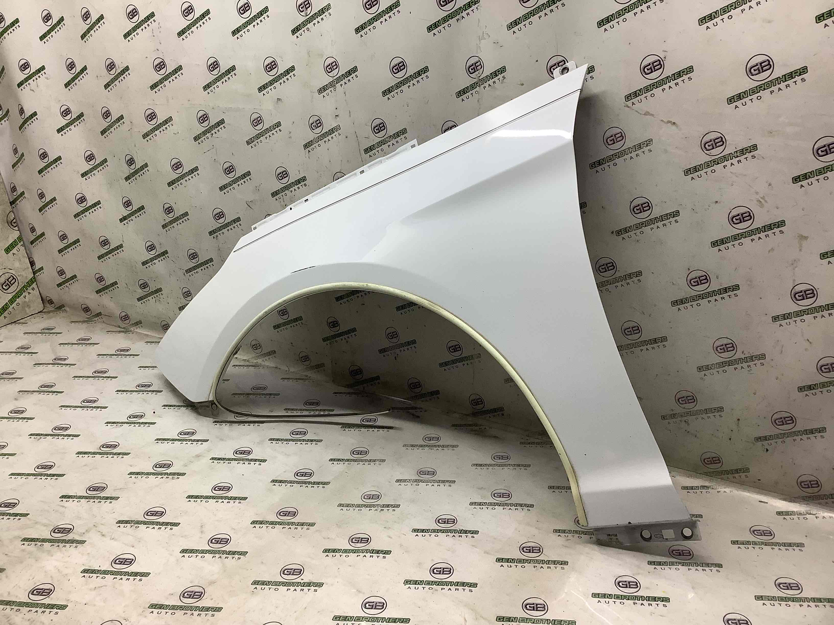 Крило переднє ліве