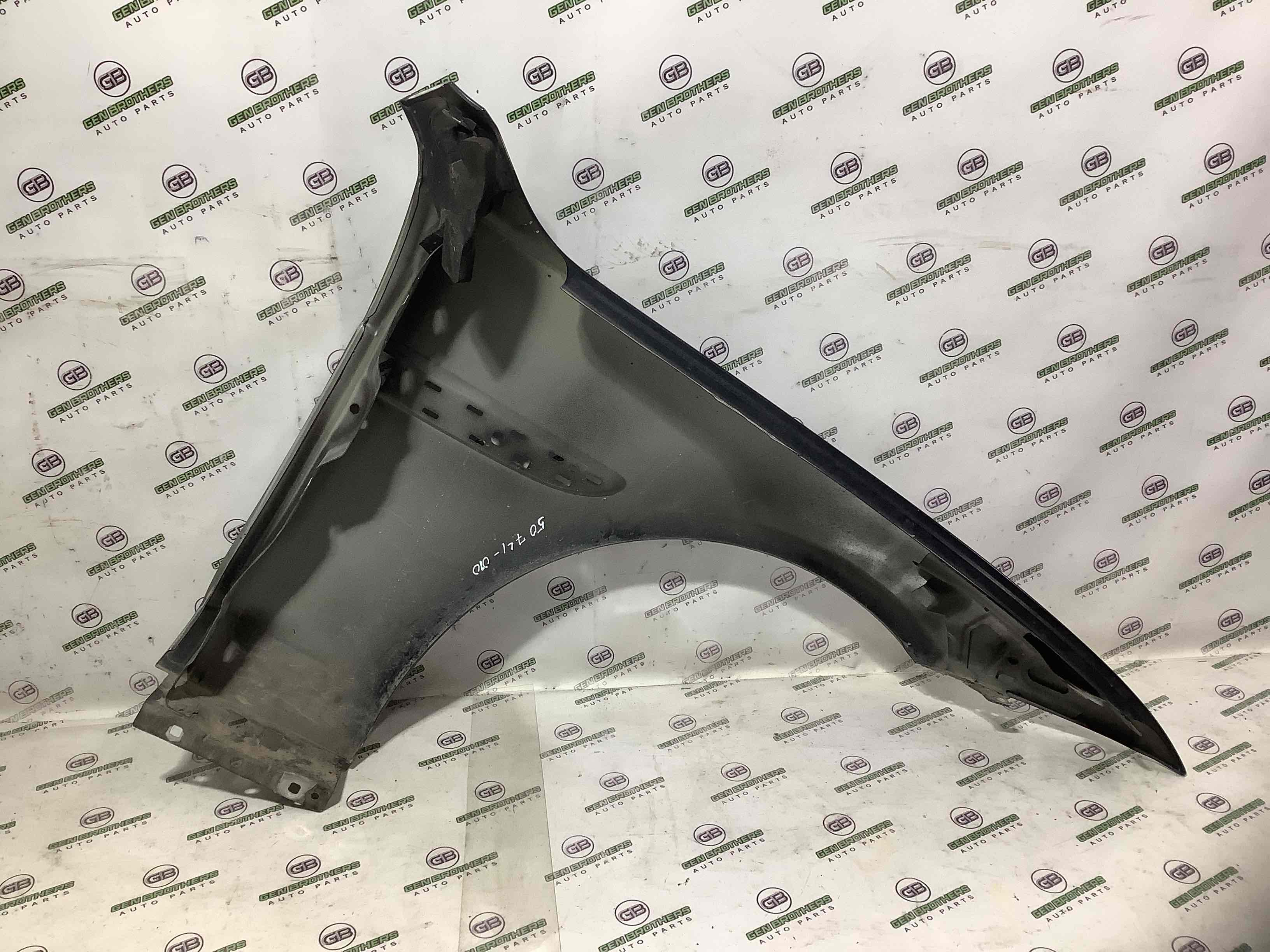 Крило переднє ліве