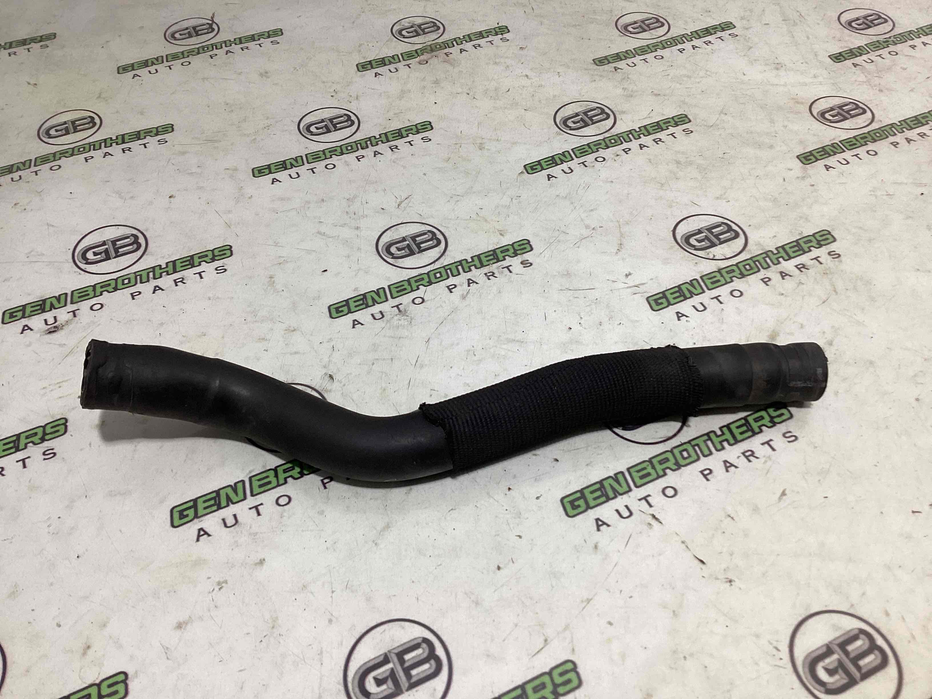 Патрубок радіаторів