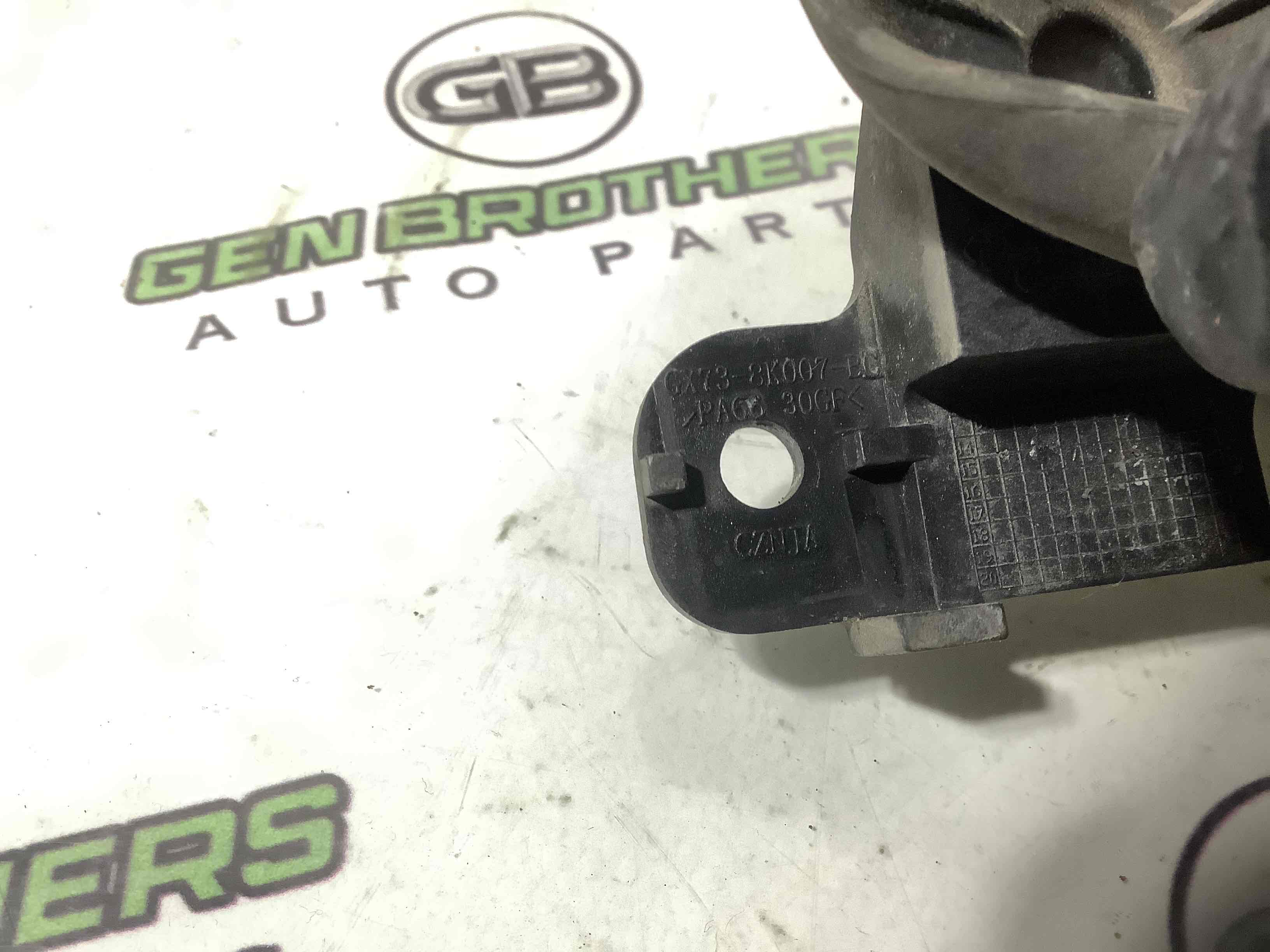 Опора радіатора, кріплення, кронштейн, ущільнювач радіатора