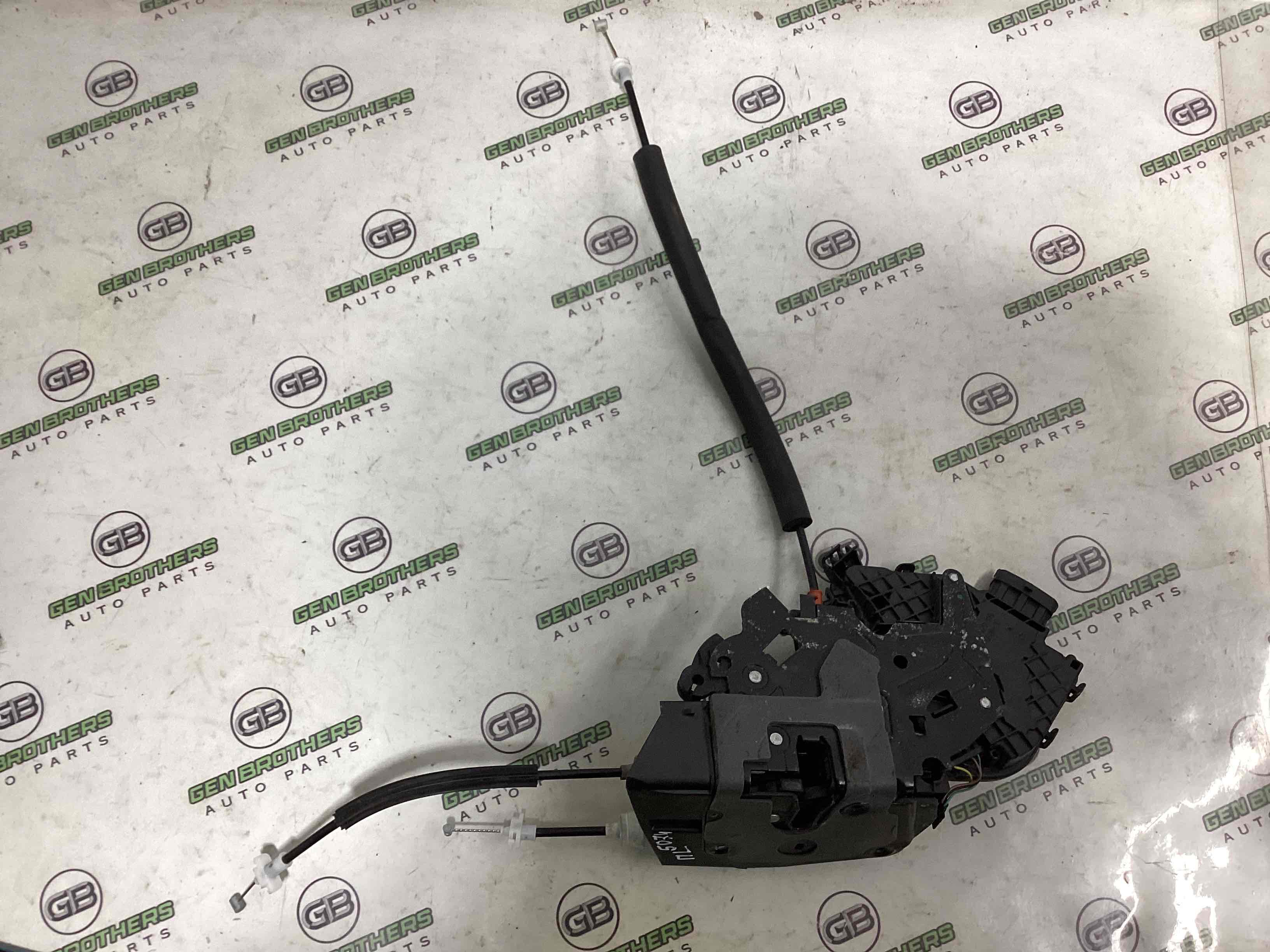 Замок дверей передньої лівої