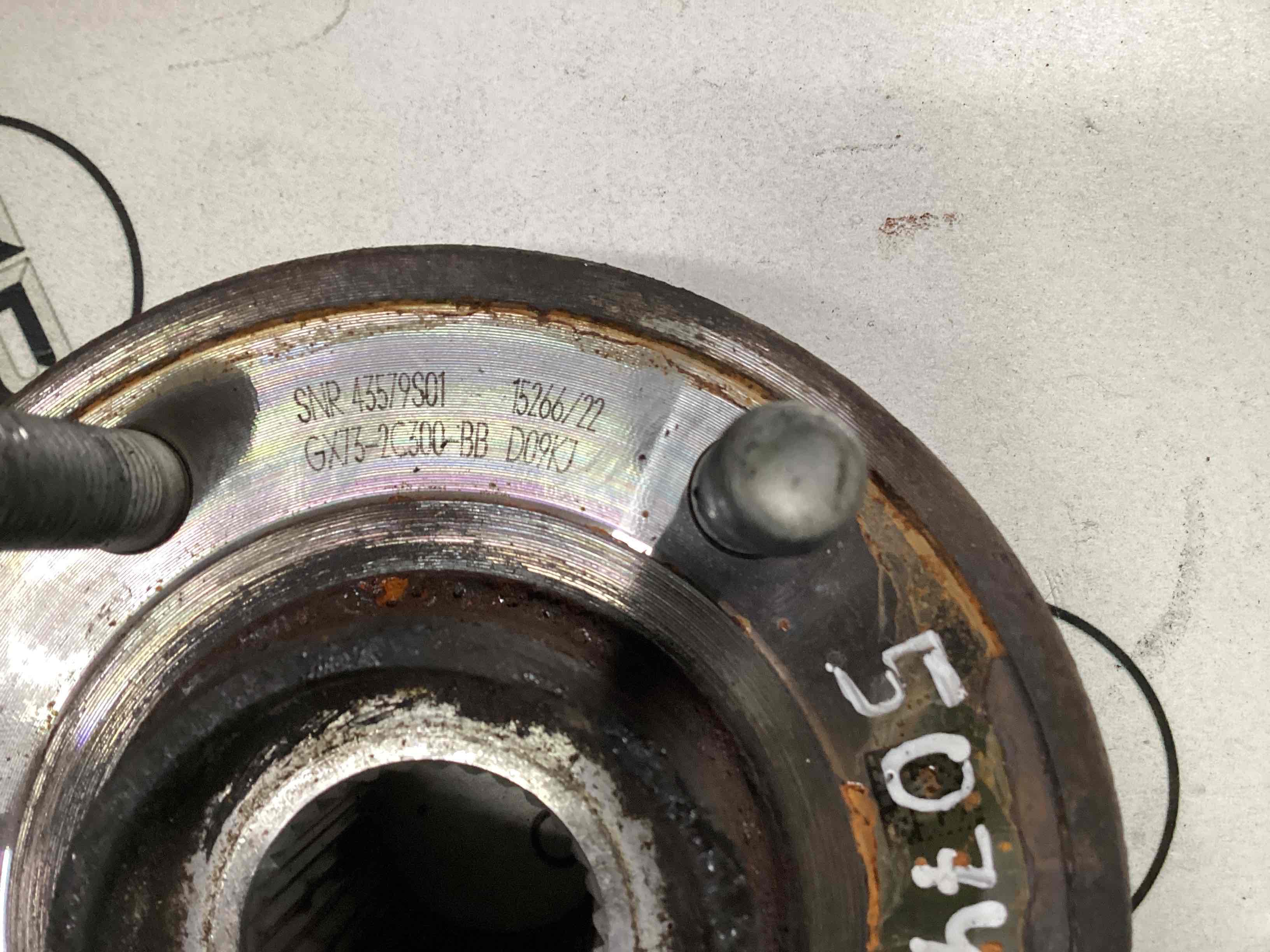 Ступиця передня