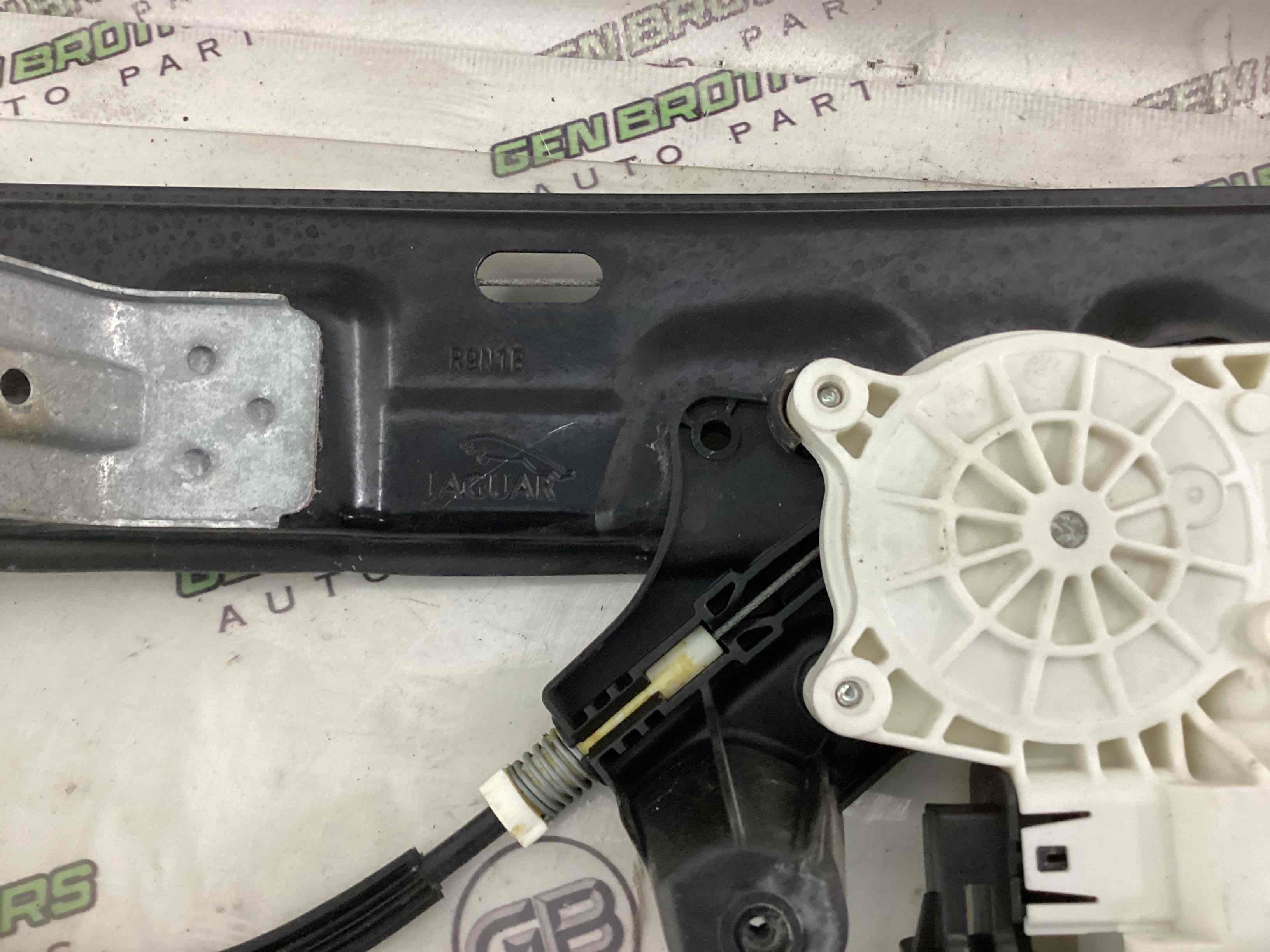 Склопідйомник передній правий